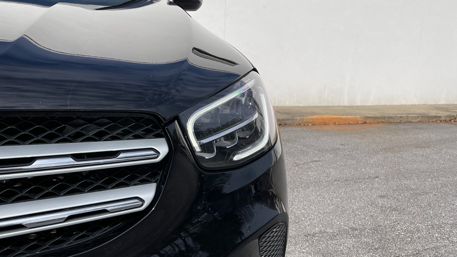Used 2020 Mercedes-Benz GLC GLC 300 / AWD / 18IN WHEELS / LEATHER / WOOD TRIM for sale Sold at Formula Imports in Charlotte NC 28227 10