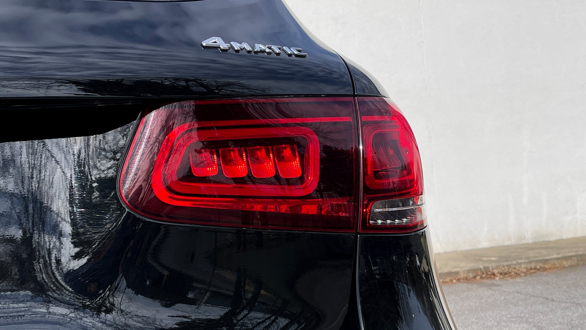 Used 2020 Mercedes-Benz GLC GLC 300 / AWD / 18IN WHEELS / LEATHER / WOOD TRIM for sale Sold at Formula Imports in Charlotte NC 28227 16