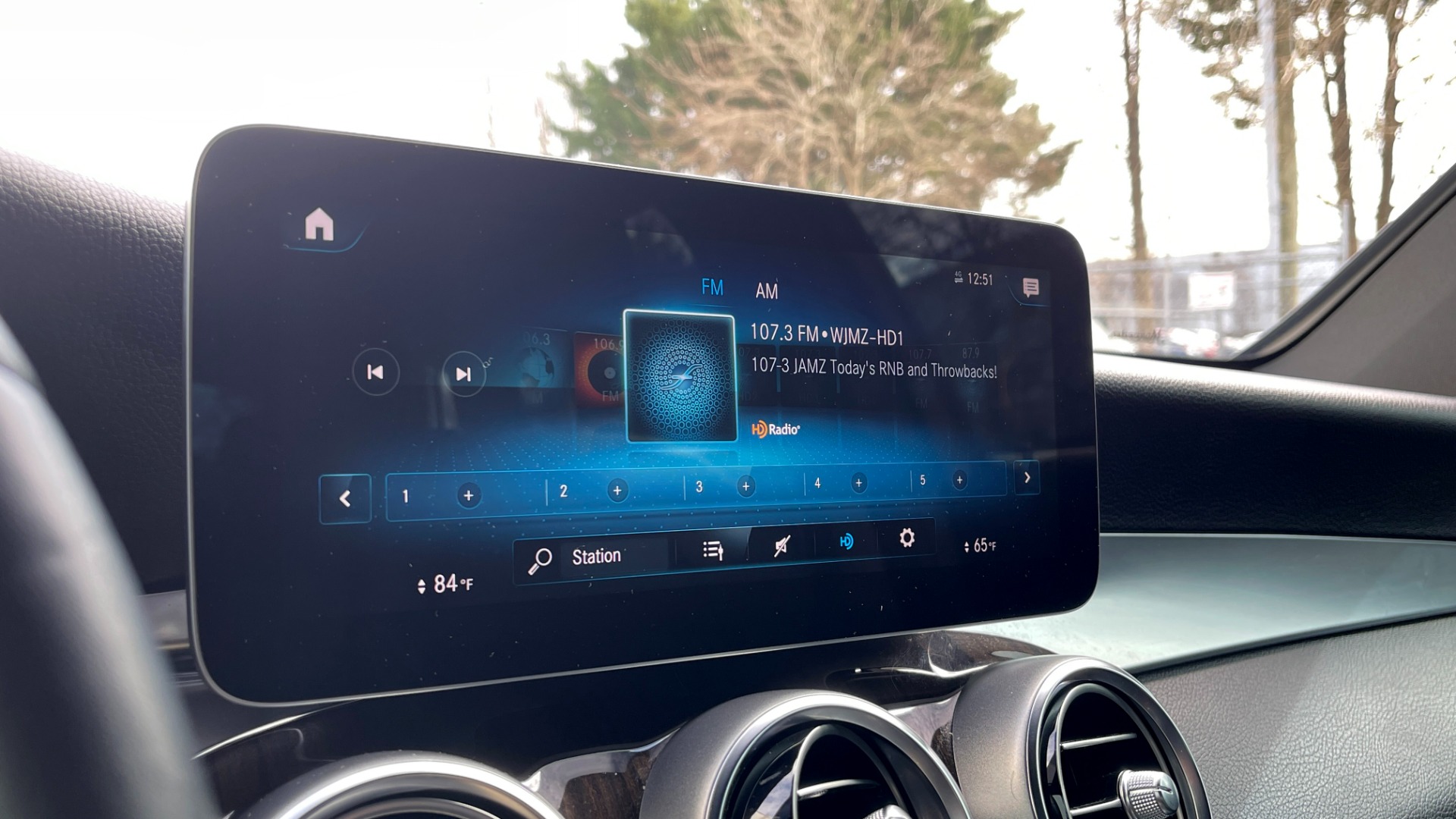Used 2020 Mercedes-Benz GLC 300 4MATIC 2.0L SUV / AUTO / HD RADIO / 18IN WHEELS / REARVIEW for sale $43,295 at Formula Imports in Charlotte NC 28227 35