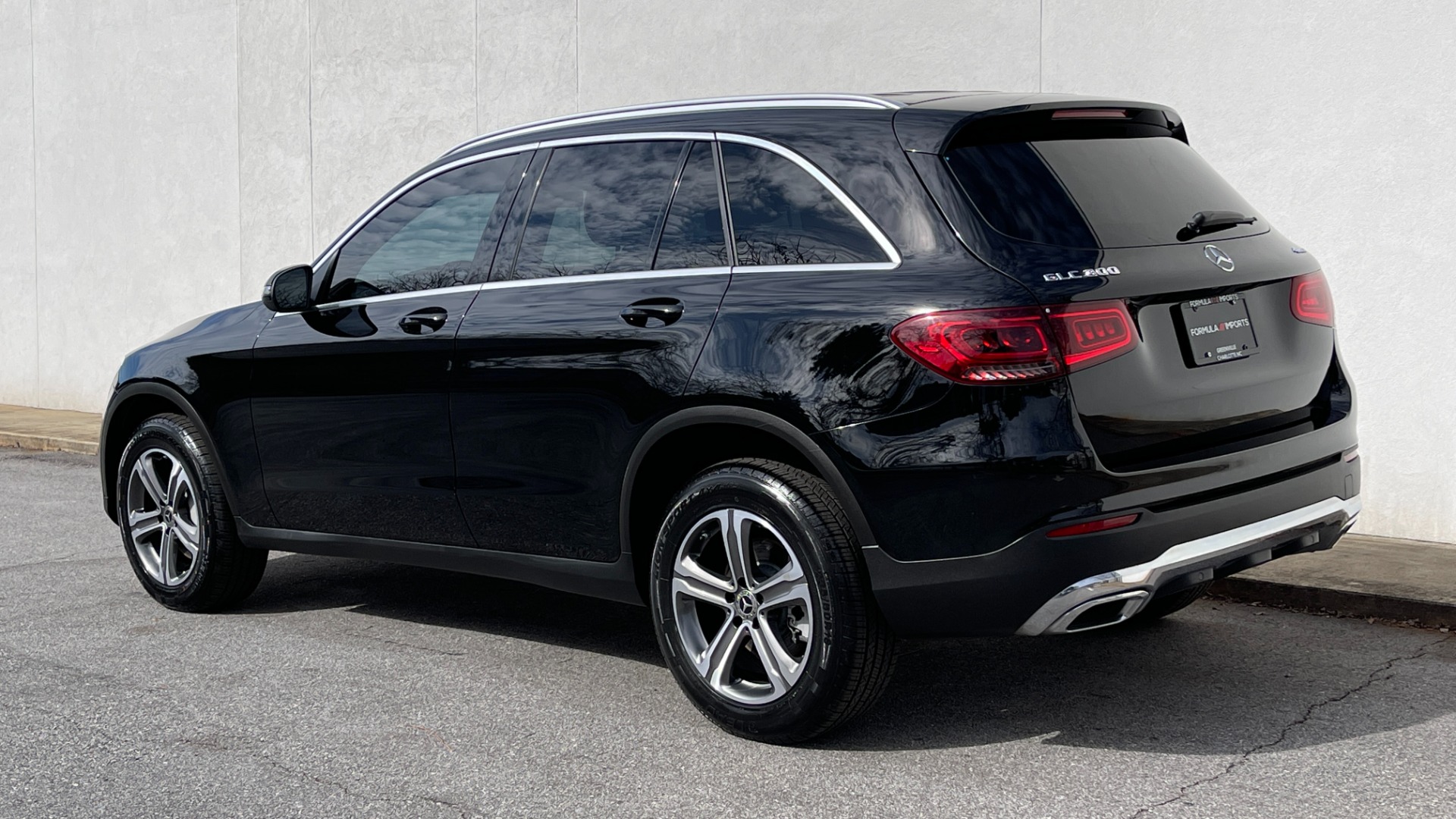Used 2020 Mercedes-Benz GLC GLC 300 / AWD / 18IN WHEELS / LEATHER / WOOD TRIM for sale Sold at Formula Imports in Charlotte NC 28227 4