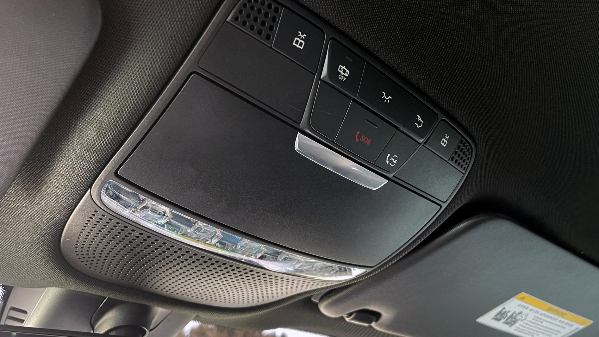 Used 2020 Mercedes-Benz GLC 300 4MATIC 2.0L SUV / AUTO / HD RADIO / 18IN WHEELS / REARVIEW for sale $43,295 at Formula Imports in Charlotte NC 28227 43