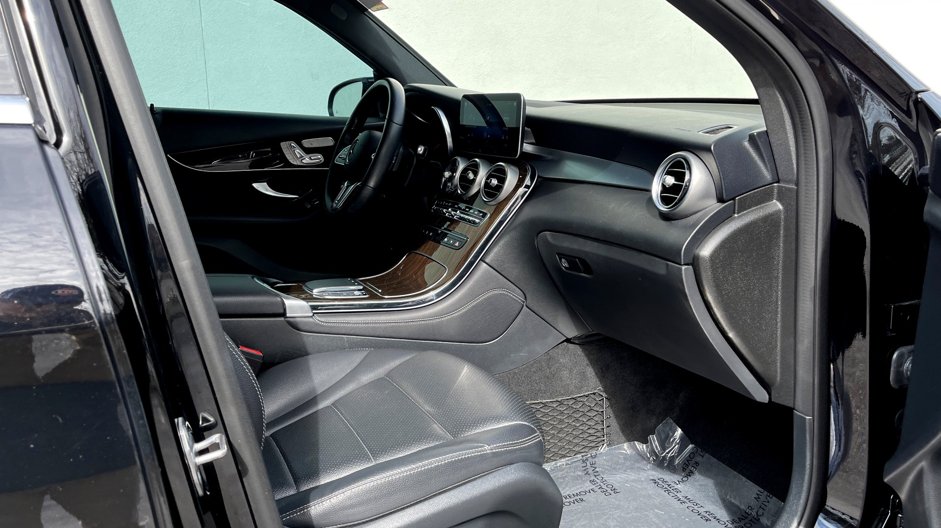 Used 2020 Mercedes-Benz GLC GLC 300 / AWD / 18IN WHEELS / LEATHER / WOOD TRIM for sale Sold at Formula Imports in Charlotte NC 28227 55