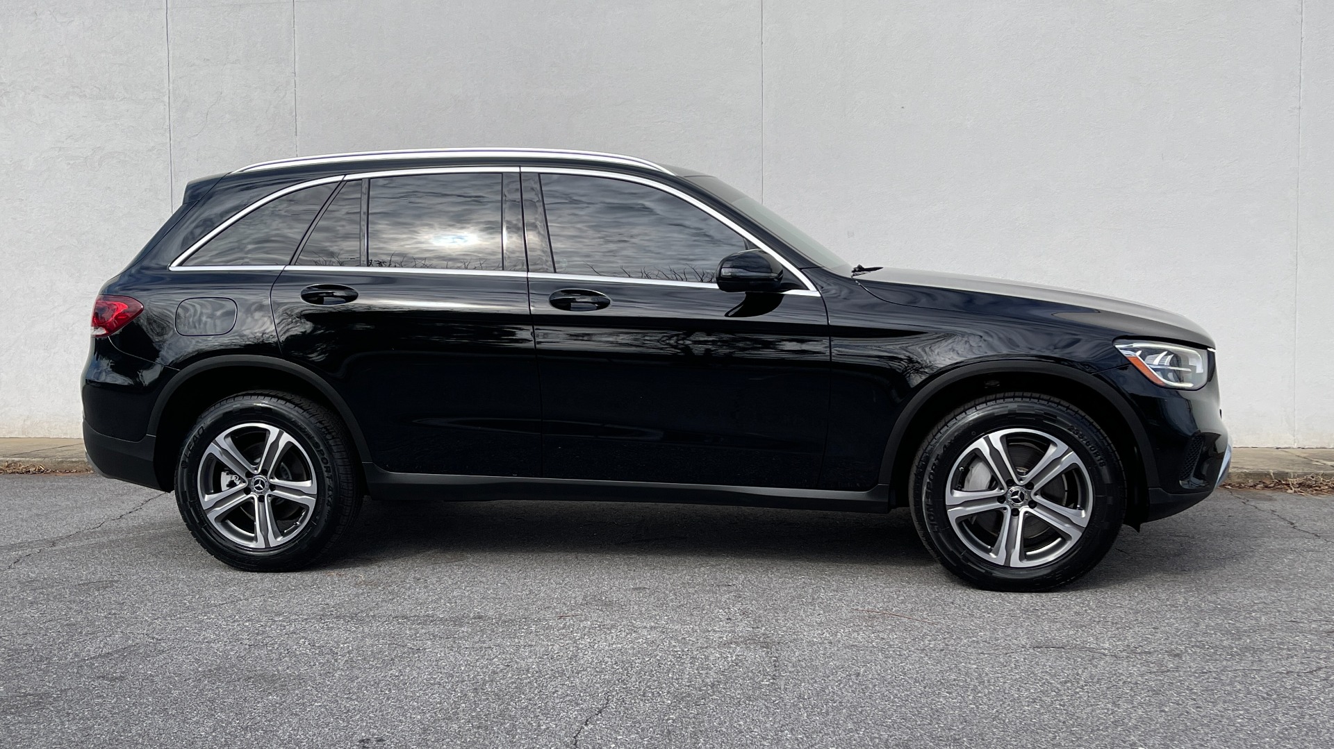 Used 2020 Mercedes-Benz GLC GLC 300 / AWD / 18IN WHEELS / LEATHER / WOOD TRIM for sale Sold at Formula Imports in Charlotte NC 28227 7