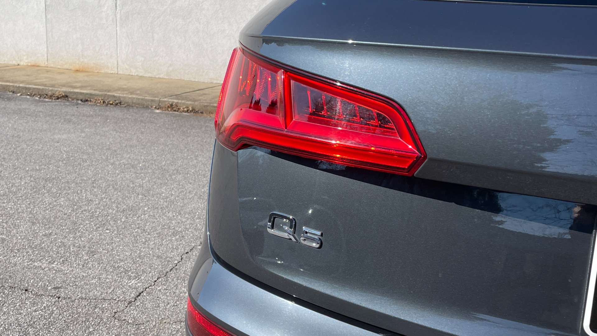 Used 2019 Audi Q5 Premium Plus for sale Sold at Formula Imports in Charlotte NC 28227 17
