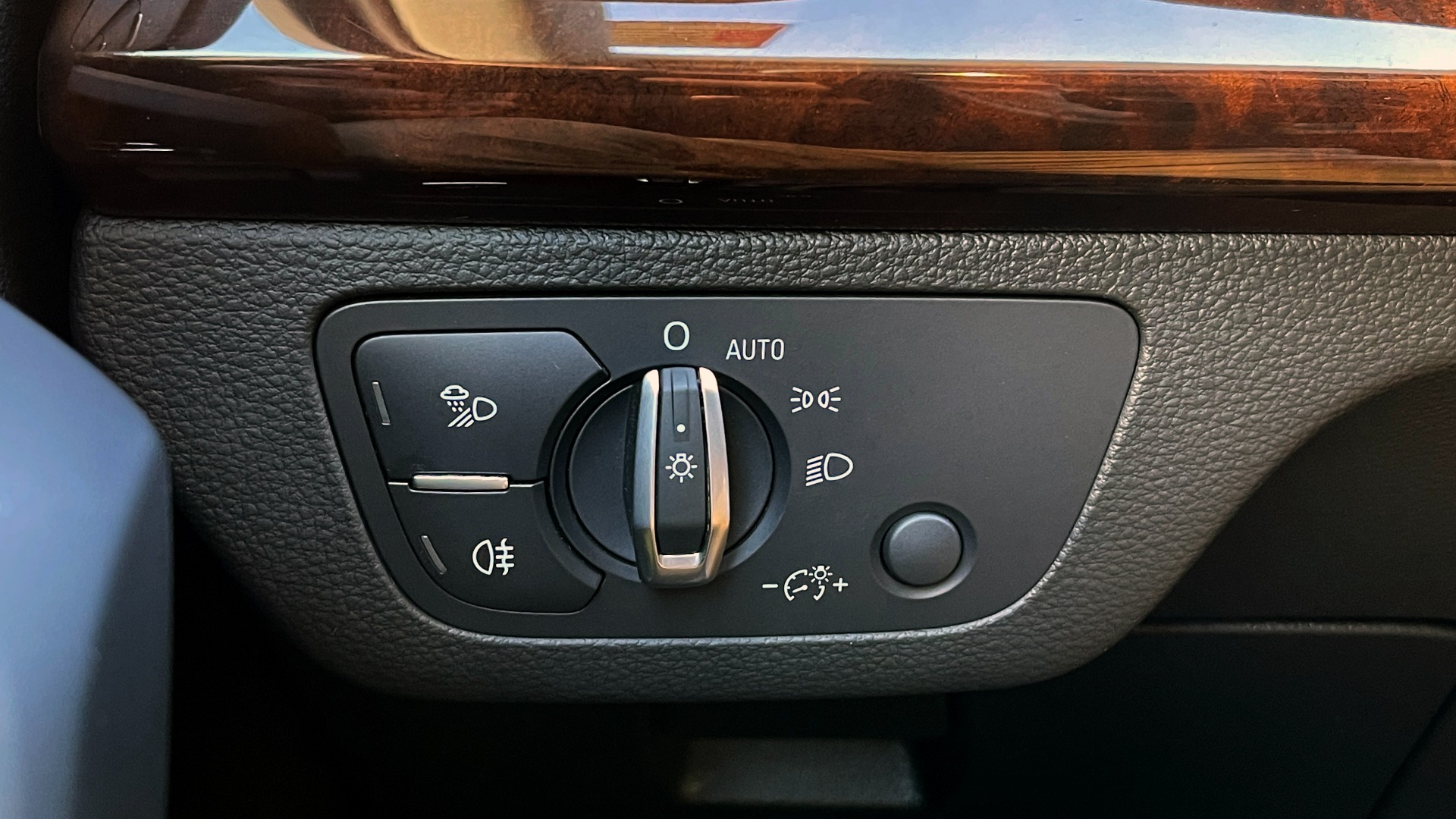 Used 2019 Audi Q5 PREMIUM PLUS / NAV / SUNROOF / WARM WTHR / PARK SYS PLUS / REARVIEW for sale $40,495 at Formula Imports in Charlotte NC 28227 29