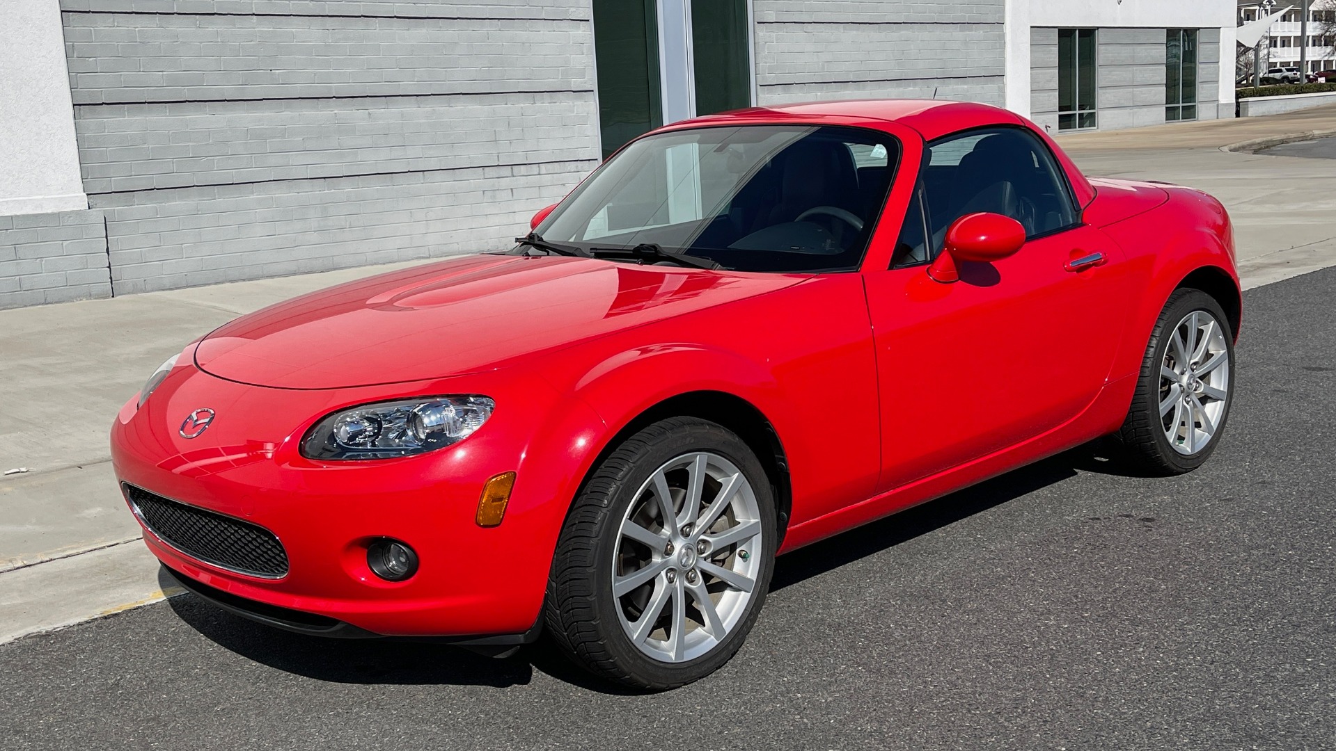 Used 2008 Mazda MX-5 MIATA GRAND TOURING / PRHT 2DR / MANUAL / 17IN ALLOY WHLS / LOW MILES for sale $20,995 at Formula Imports in Charlotte NC 28227 10