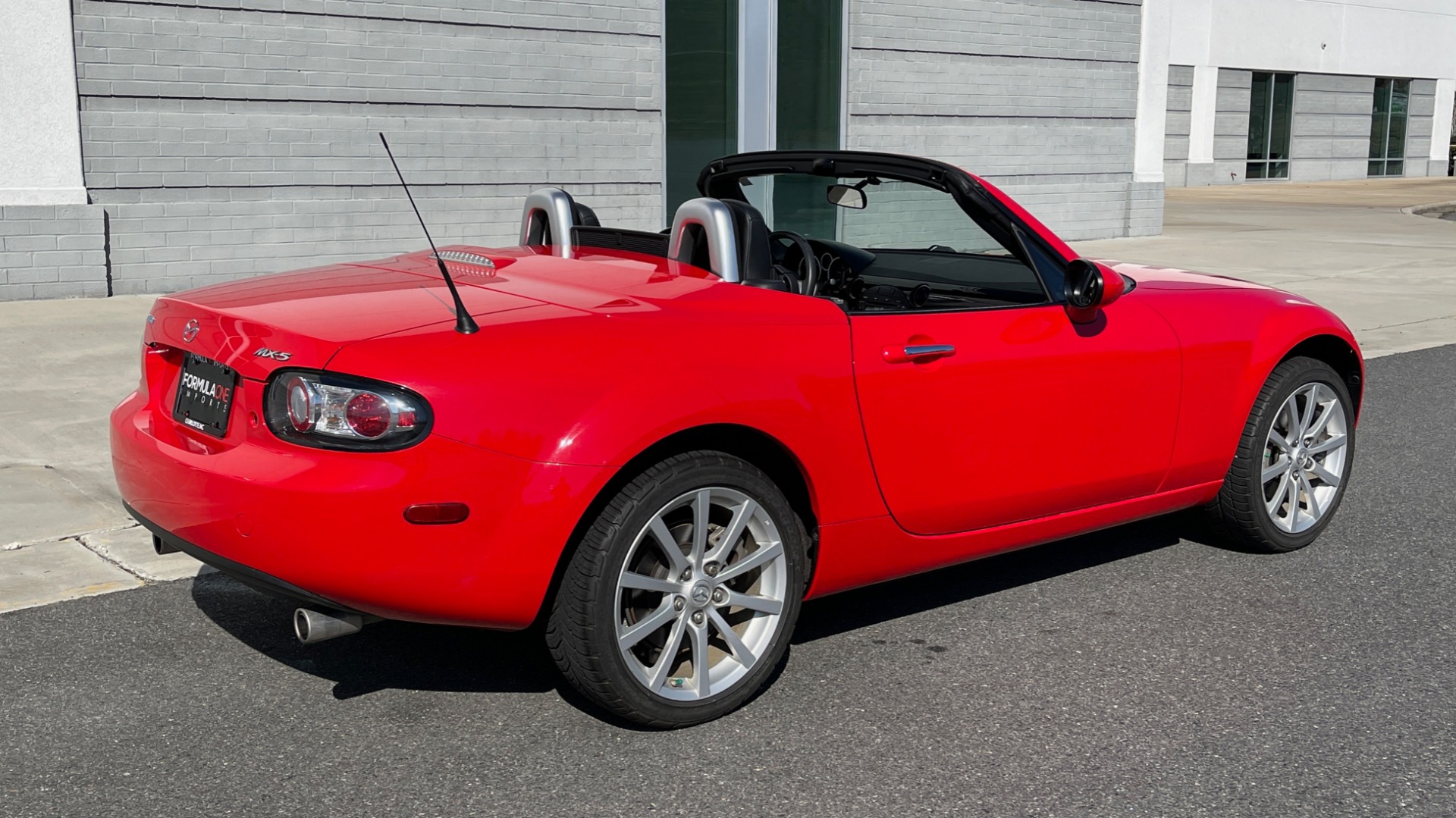 Used 2008 Mazda MX-5 MIATA GRAND TOURING / PRHT 2DR / MANUAL / 17IN ALLOY WHLS / LOW MILES for sale $20,995 at Formula Imports in Charlotte NC 28227 2