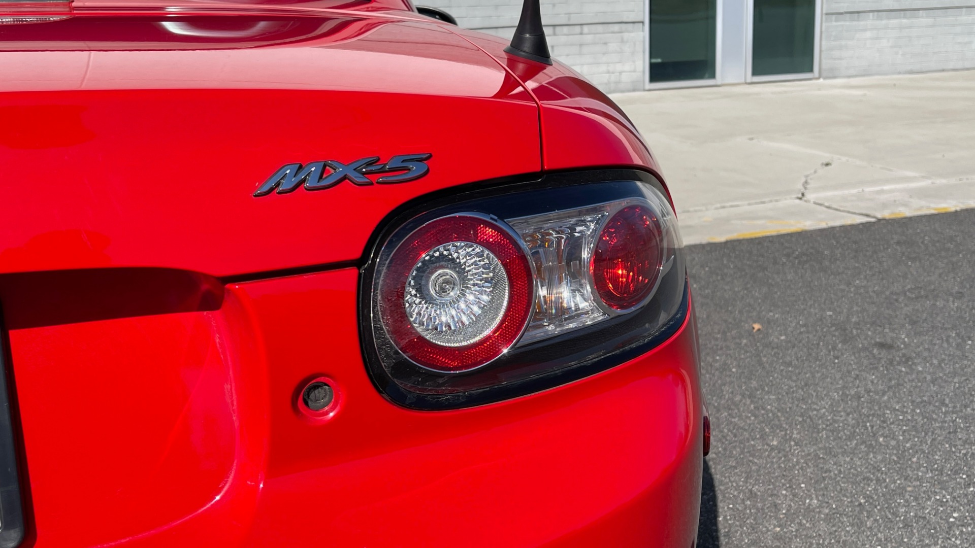 Used 2008 Mazda MX-5 MIATA GRAND TOURING / PRHT 2DR / MANUAL / 17IN ALLOY WHLS / LOW MILES for sale $20,995 at Formula Imports in Charlotte NC 28227 32