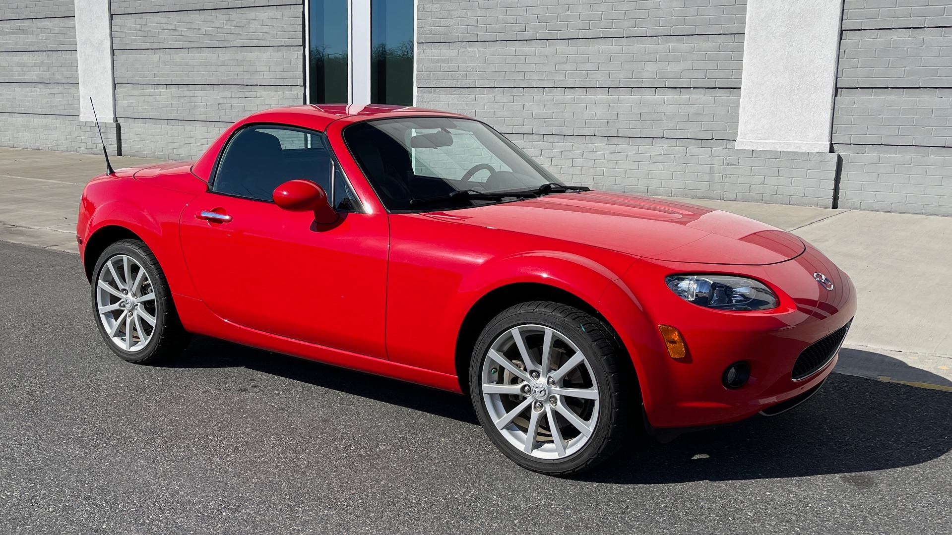 Used 2008 Mazda MX-5 MIATA GRAND TOURING / PRHT 2DR / MANUAL / 17IN ALLOY WHLS / LOW MILES for sale $20,995 at Formula Imports in Charlotte NC 28227 5