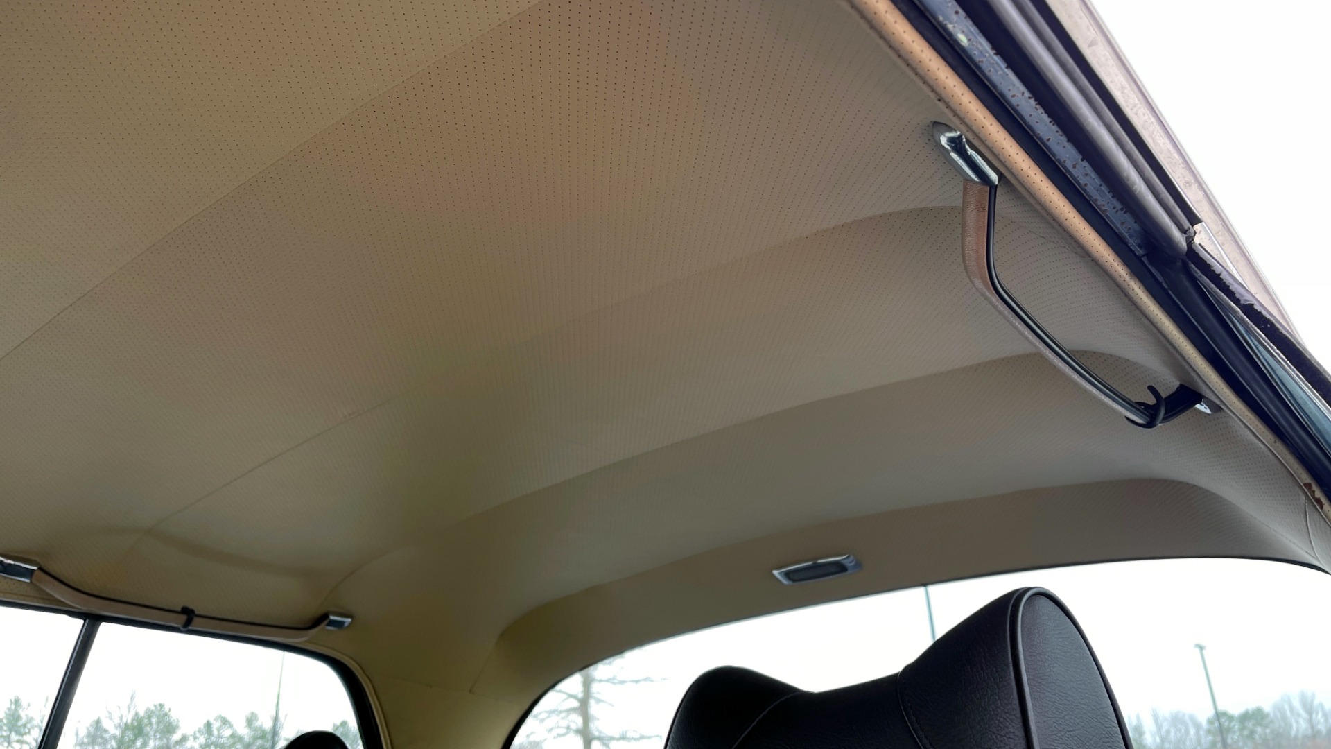 Used 1969 Mercedes-Benz 280SE COUPE / AIR CONDITIONING / PWR WNDWS / CUSTOM STEREO for sale $78,999 at Formula Imports in Charlotte NC 28227 100