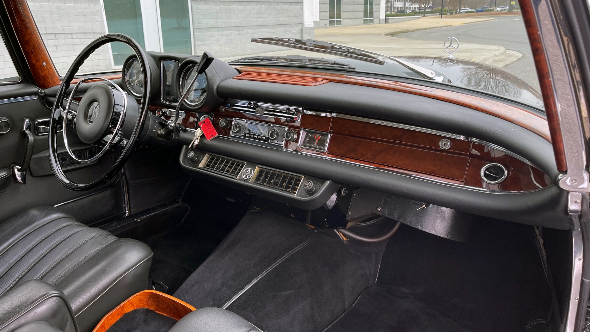 Used 1969 Mercedes-Benz 280SE COUPE / AIR CONDITIONING / PWR WNDWS / CUSTOM STEREO for sale Sold at Formula Imports in Charlotte NC 28227 103