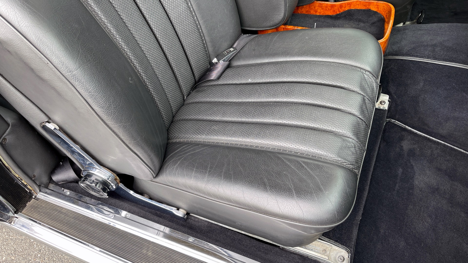 Used 1969 Mercedes-Benz 280SE COUPE / AIR CONDITIONING / PWR WNDWS / CUSTOM STEREO for sale Sold at Formula Imports in Charlotte NC 28227 106