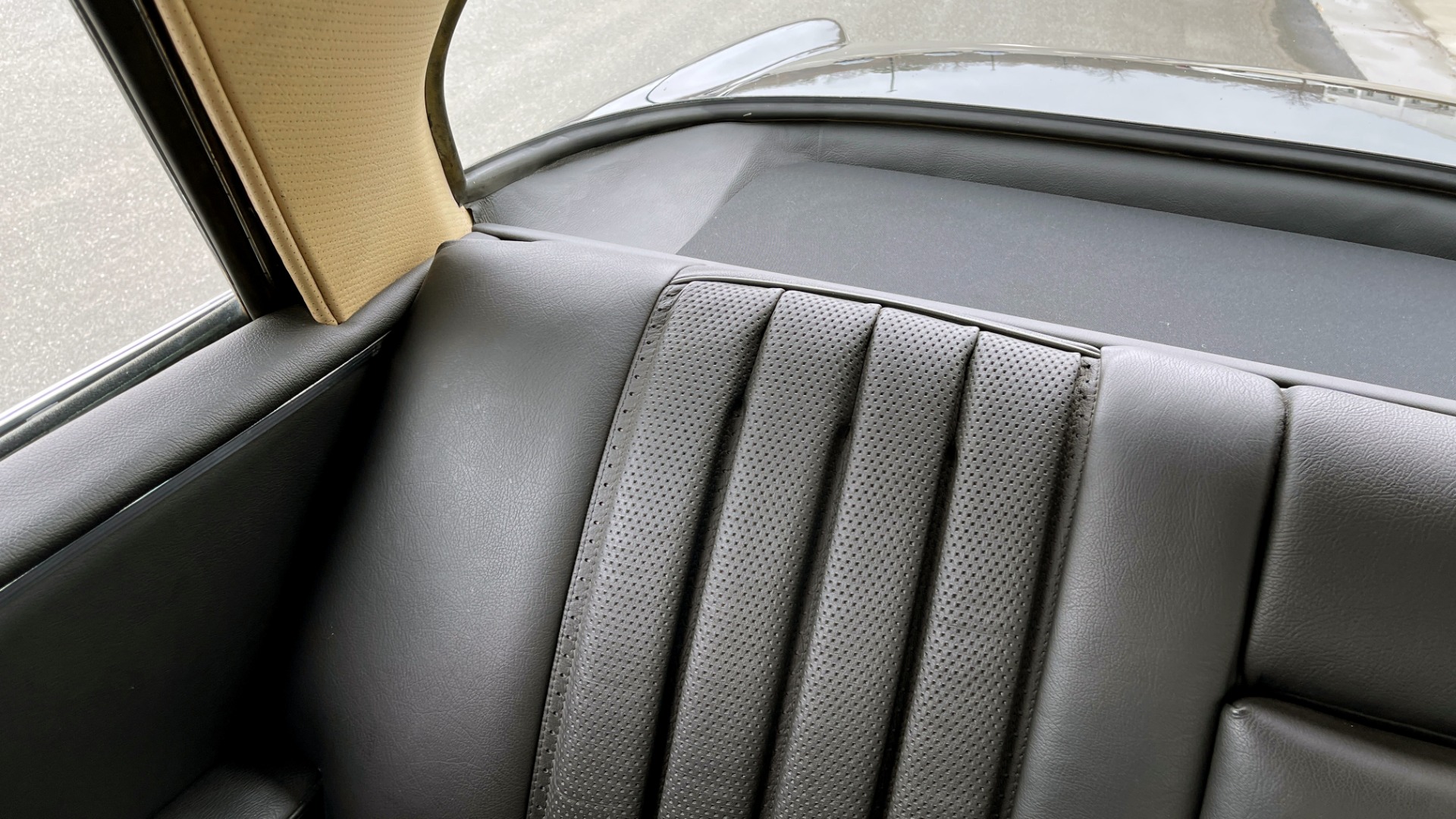 Used 1969 Mercedes-Benz 280SE COUPE / AIR CONDITIONING / PWR WNDWS / CUSTOM STEREO for sale Sold at Formula Imports in Charlotte NC 28227 108