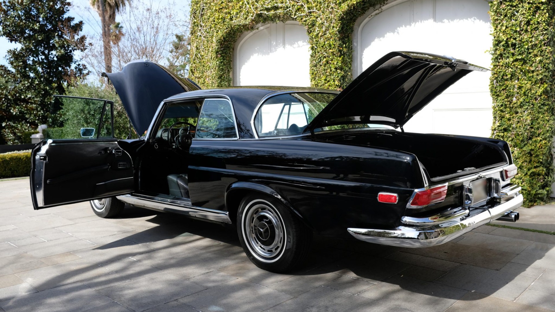 Used 1969 Mercedes-Benz 280SE COUPE / AIR CONDITIONING / PWR WNDWS / CUSTOM STEREO for sale Sold at Formula Imports in Charlotte NC 28227 16