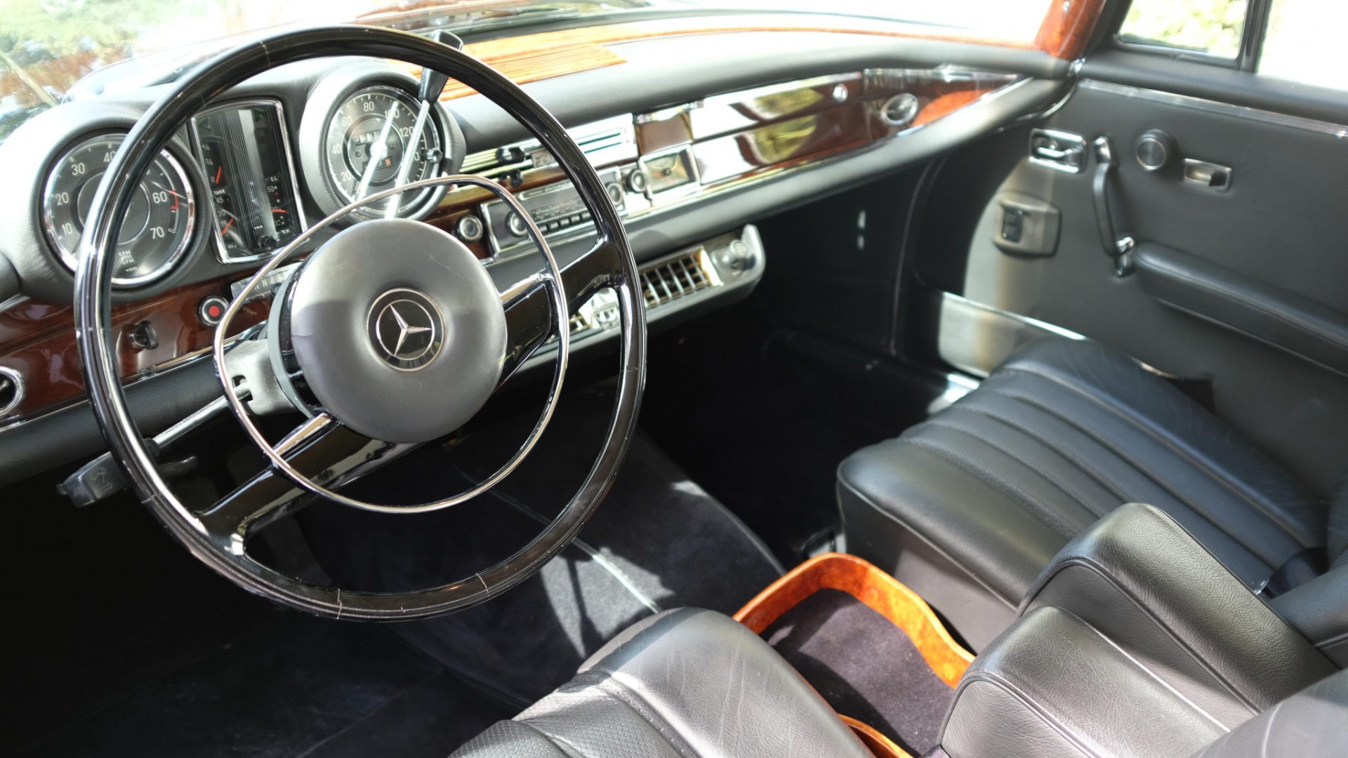 Used 1969 Mercedes-Benz 280SE COUPE / AIR CONDITIONING / PWR WNDWS / CUSTOM STEREO for sale Sold at Formula Imports in Charlotte NC 28227 19
