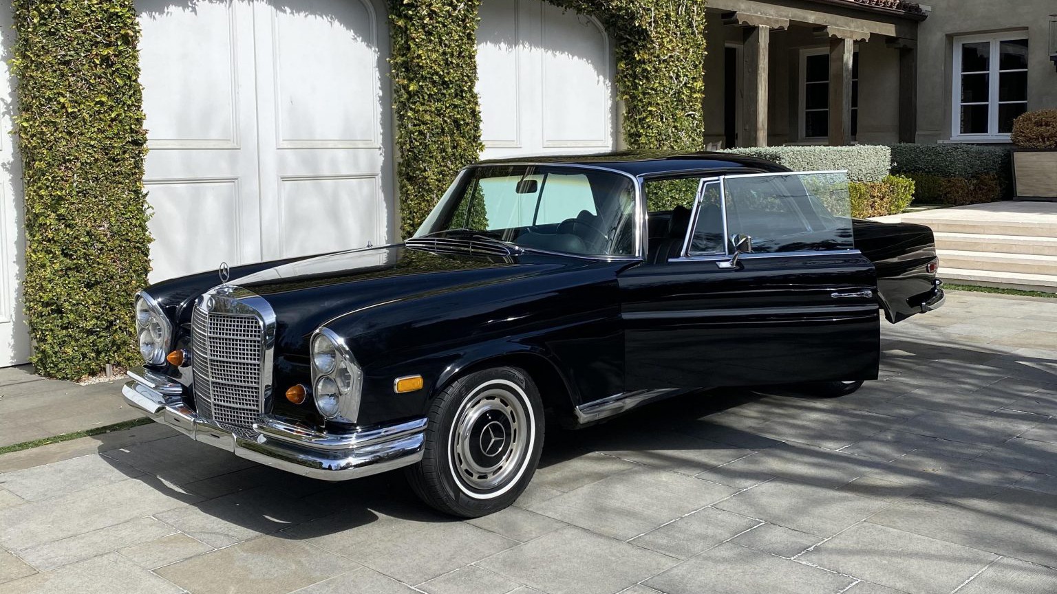 Used 1969 Mercedes-Benz 280SE COUPE / AIR CONDITIONING / PWR WNDWS / CUSTOM STEREO for sale Sold at Formula Imports in Charlotte NC 28227 2