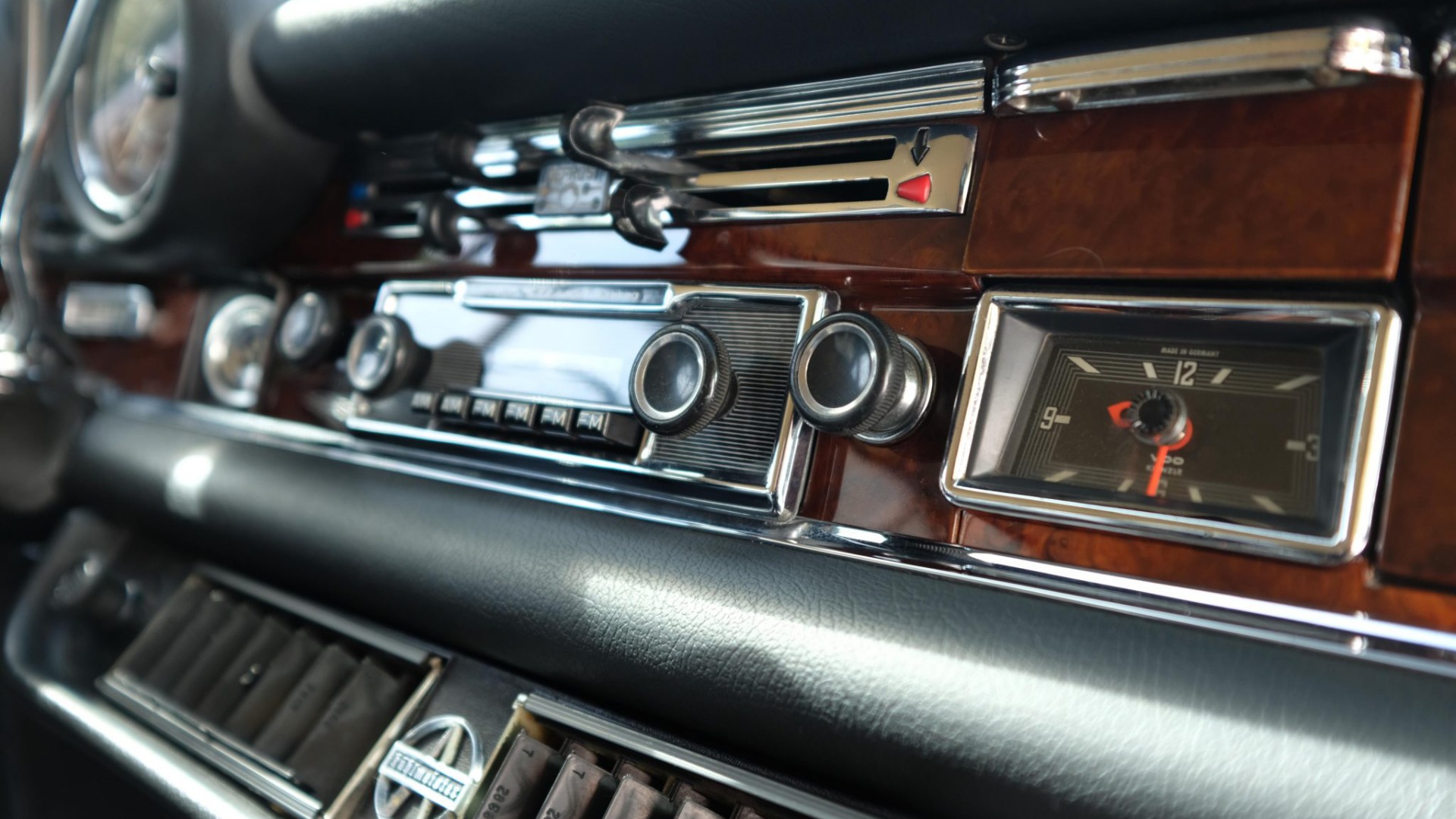 Used 1969 Mercedes-Benz 280SE COUPE / AIR CONDITIONING / PWR WNDWS / CUSTOM STEREO for sale Sold at Formula Imports in Charlotte NC 28227 21