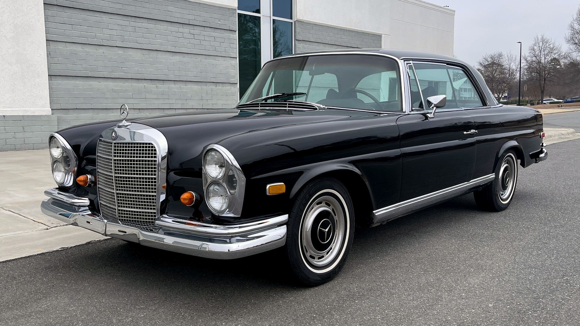 Used 1969 Mercedes-Benz 280SE COUPE / AIR CONDITIONING / PWR WNDWS / CUSTOM STEREO for sale $88,000 at Formula Imports in Charlotte NC 28227 37