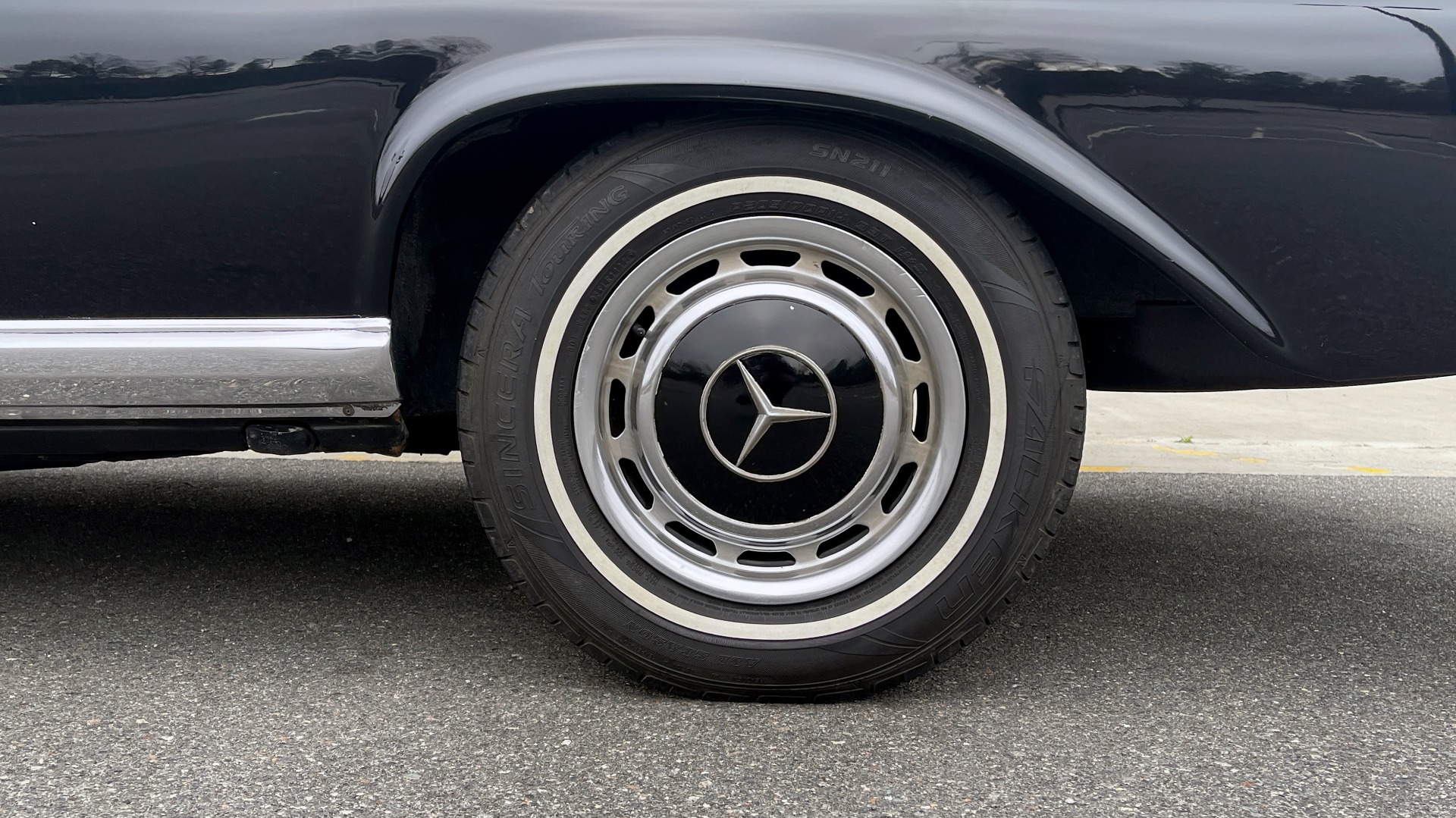 Used 1969 Mercedes-Benz 280SE COUPE / AIR CONDITIONING / PWR WNDWS / CUSTOM STEREO for sale Sold at Formula Imports in Charlotte NC 28227 39