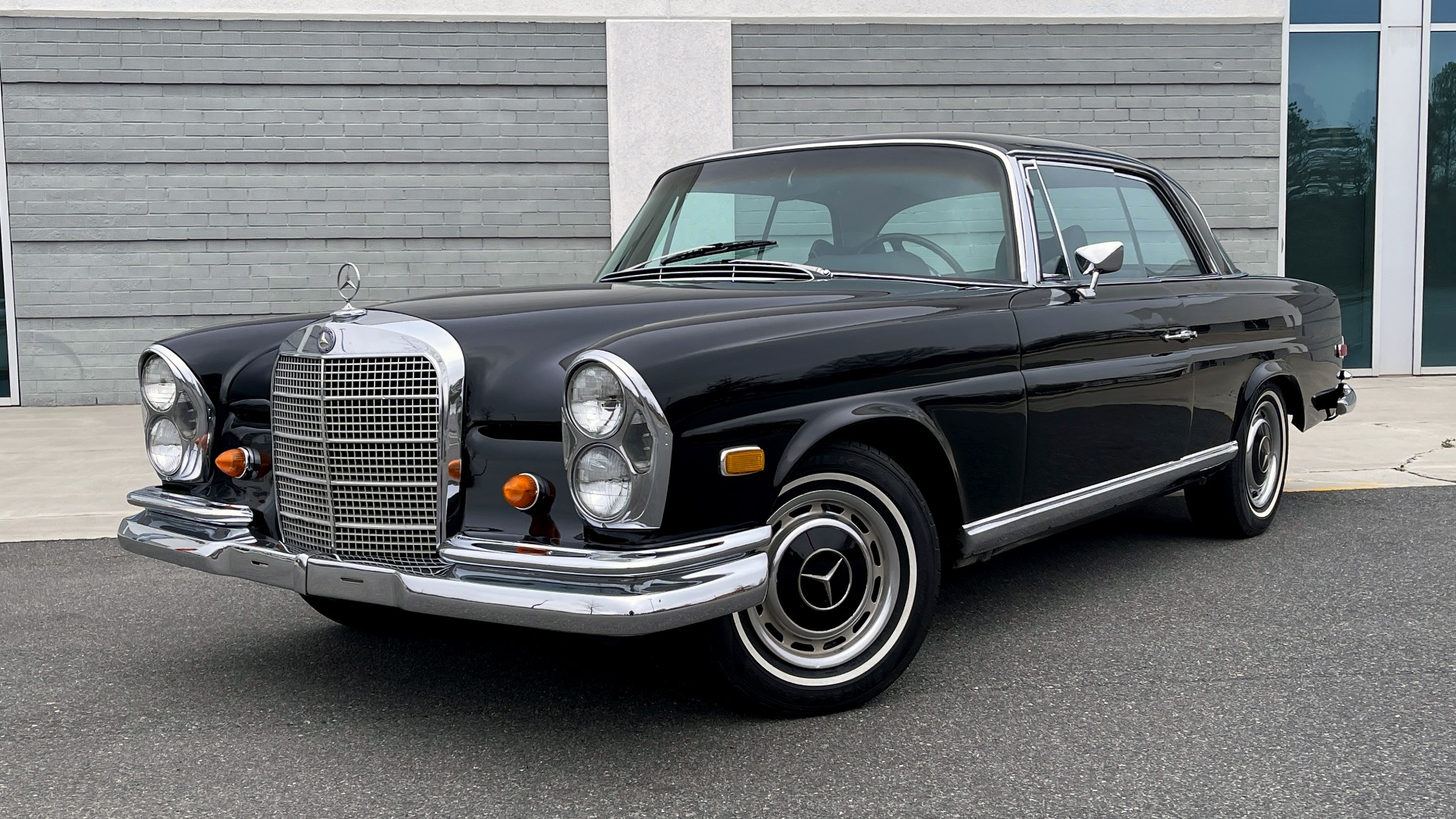 Used 1969 Mercedes-Benz 280SE COUPE / AIR CONDITIONING / PWR WNDWS / CUSTOM STEREO for sale $78,999 at Formula Imports in Charlotte NC 28227 42