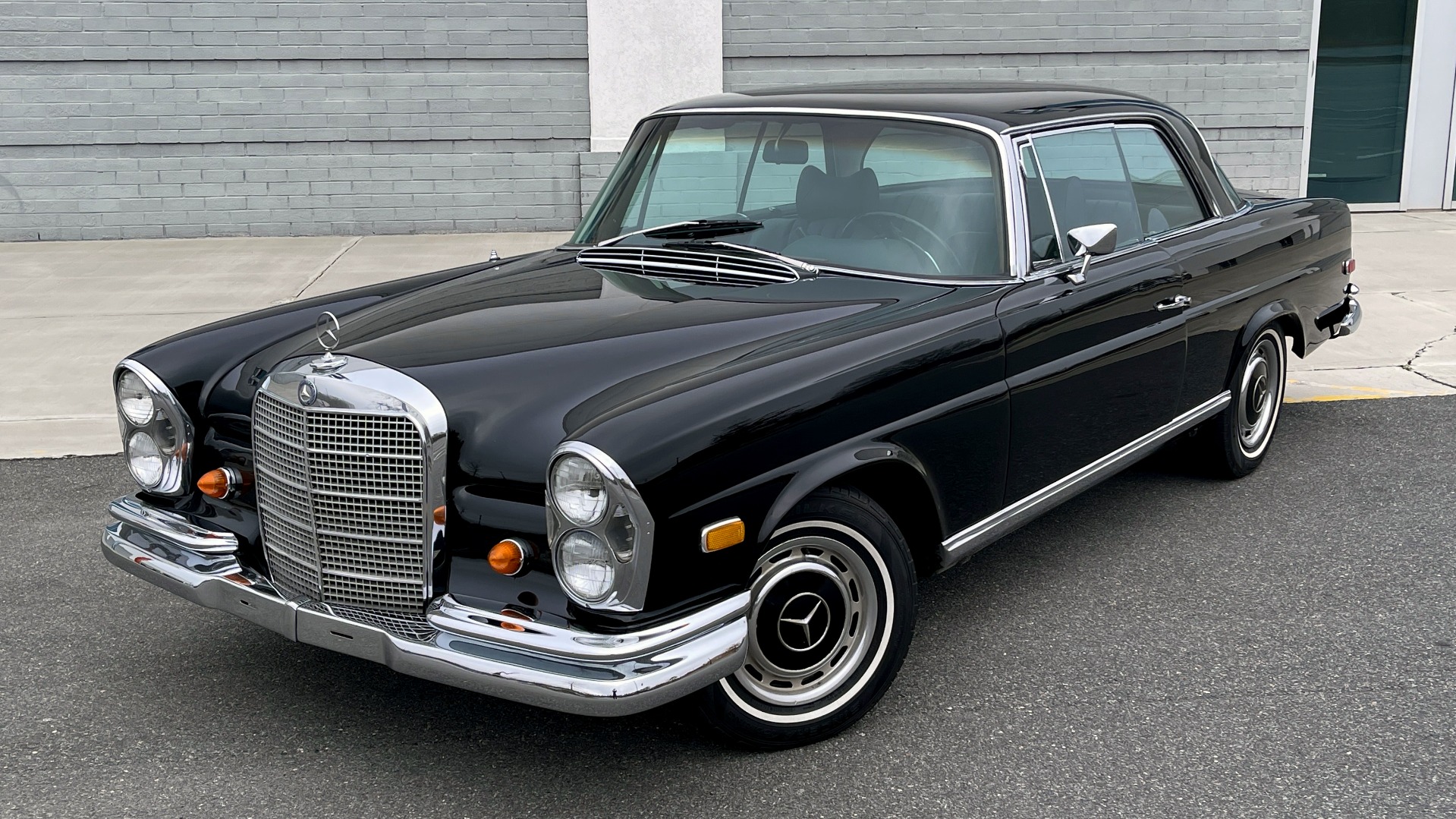 人気デザイナー Used 1969 Mercedes-Benz 280SE COUPE / AIR CONDITIONING / PWR アイドル