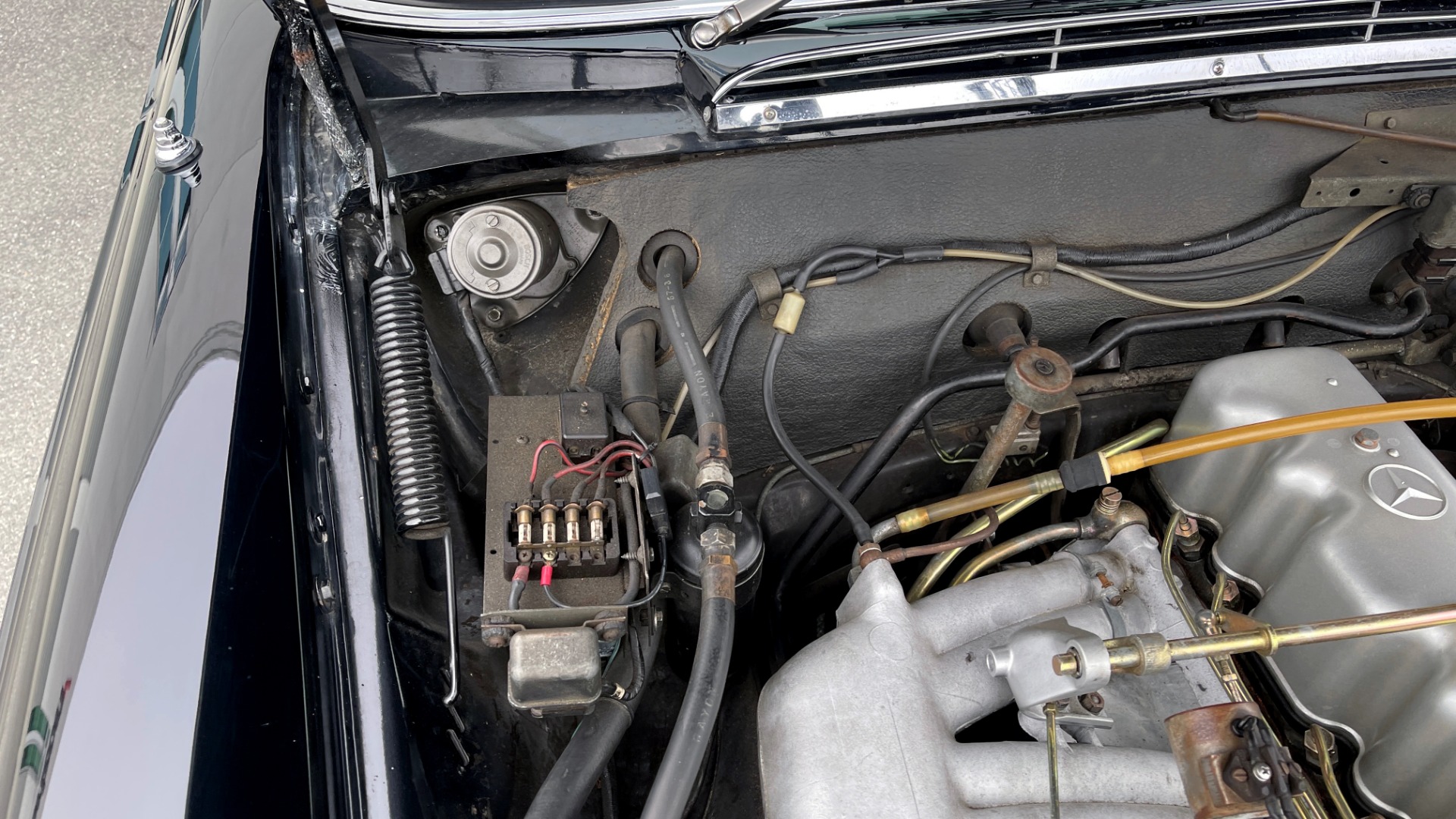 Used 1969 Mercedes-Benz 280SE COUPE / AIR CONDITIONING / PWR WNDWS / CUSTOM STEREO for sale Sold at Formula Imports in Charlotte NC 28227 51