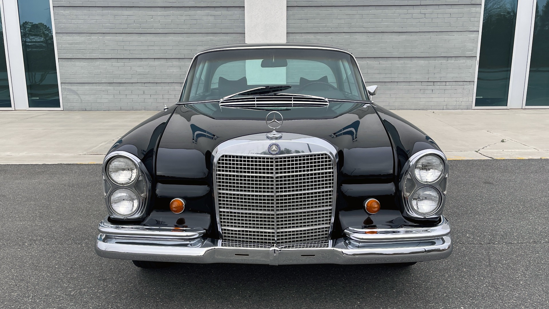 Used 1969 Mercedes-Benz 280SE COUPE / AIR CONDITIONING / PWR WNDWS / CUSTOM STEREO for sale $78,999 at Formula Imports in Charlotte NC 28227 56