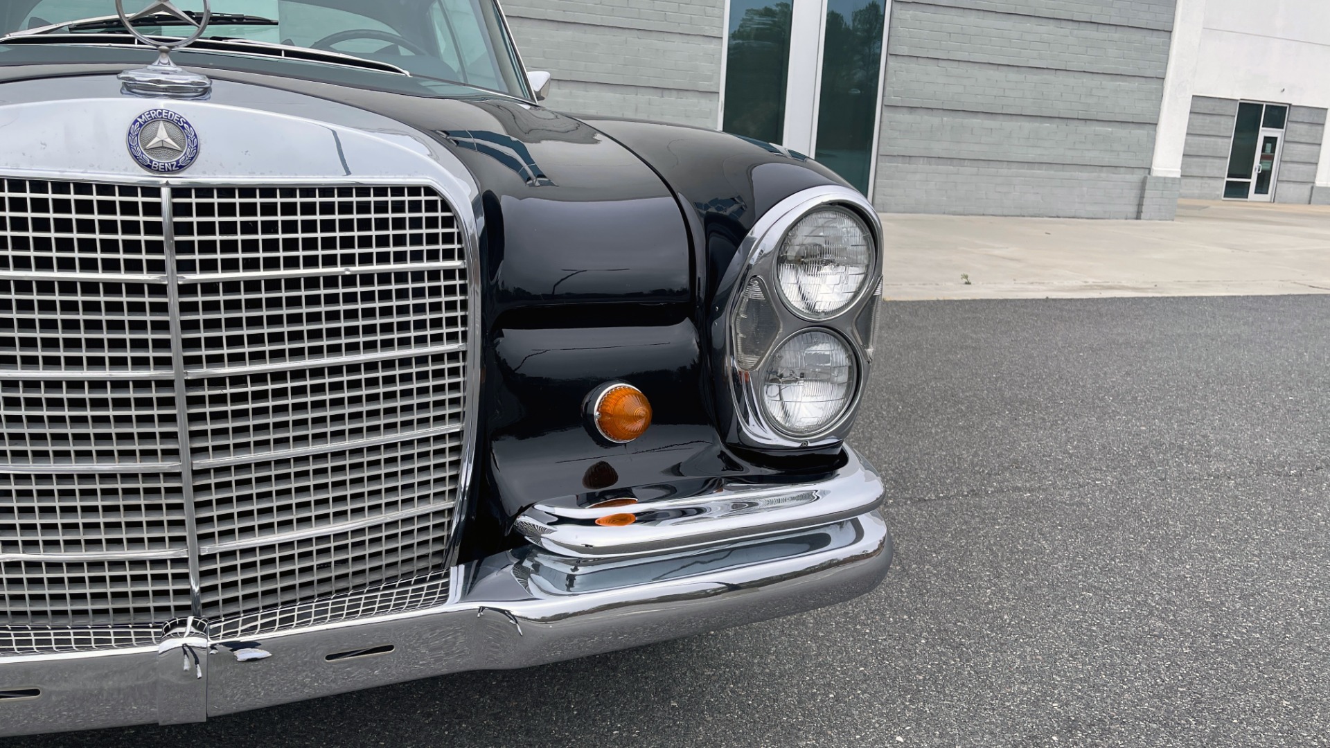 Used 1969 Mercedes-Benz 280SE COUPE / AIR CONDITIONING / PWR WNDWS / CUSTOM STEREO for sale $88,000 at Formula Imports in Charlotte NC 28227 58
