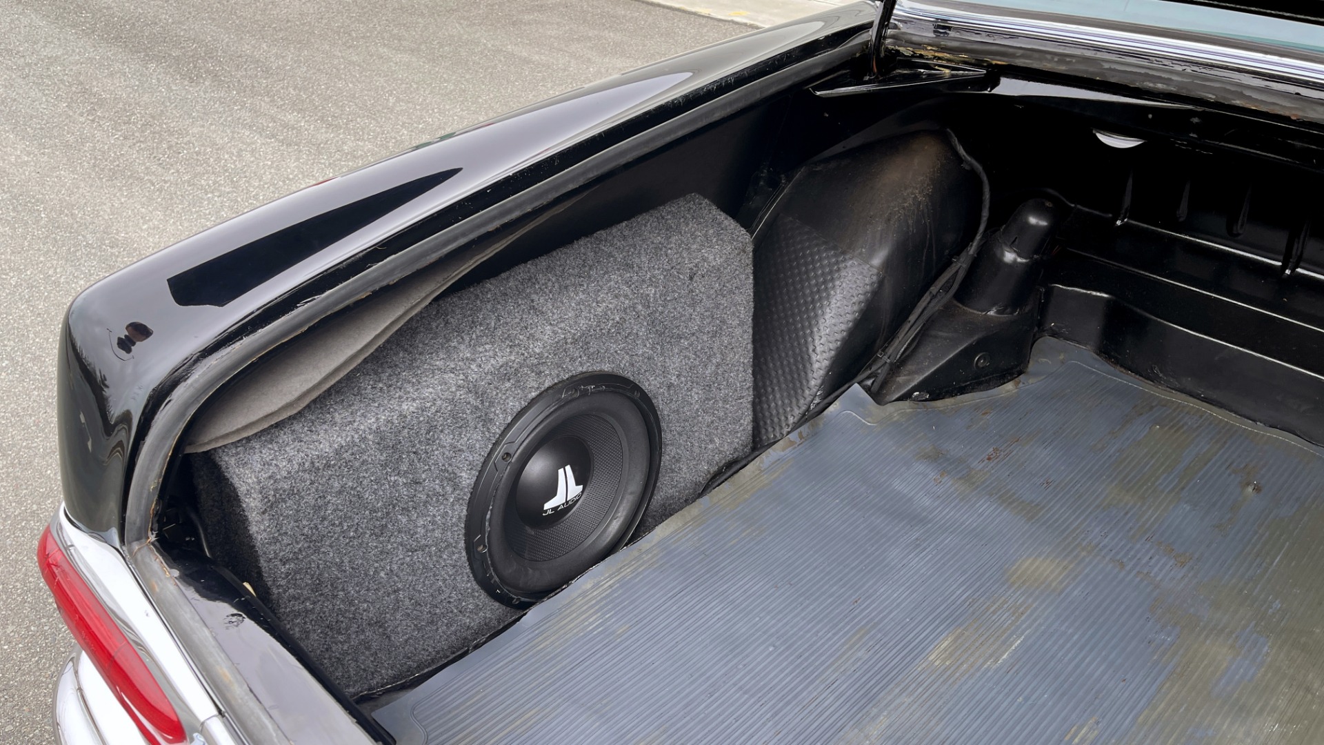 Used 1969 Mercedes-Benz 280SE COUPE / AIR CONDITIONING / PWR WNDWS / CUSTOM STEREO for sale $78,999 at Formula Imports in Charlotte NC 28227 61