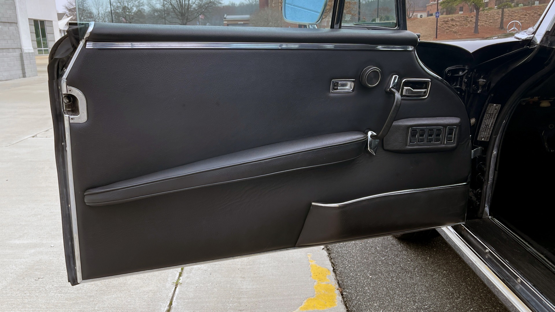 Used 1969 Mercedes-Benz 280SE COUPE / AIR CONDITIONING / PWR WNDWS / CUSTOM STEREO for sale Sold at Formula Imports in Charlotte NC 28227 77