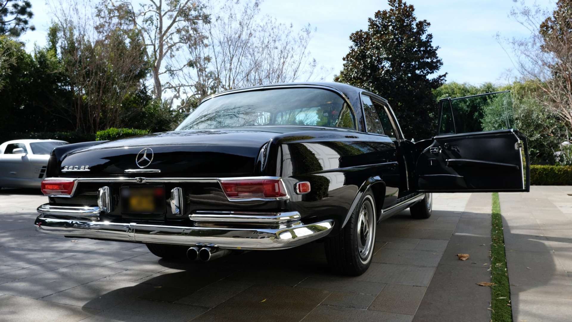 Used 1969 Mercedes-Benz 280SE COUPE / AIR CONDITIONING / PWR WNDWS / CUSTOM STEREO for sale Sold at Formula Imports in Charlotte NC 28227 8