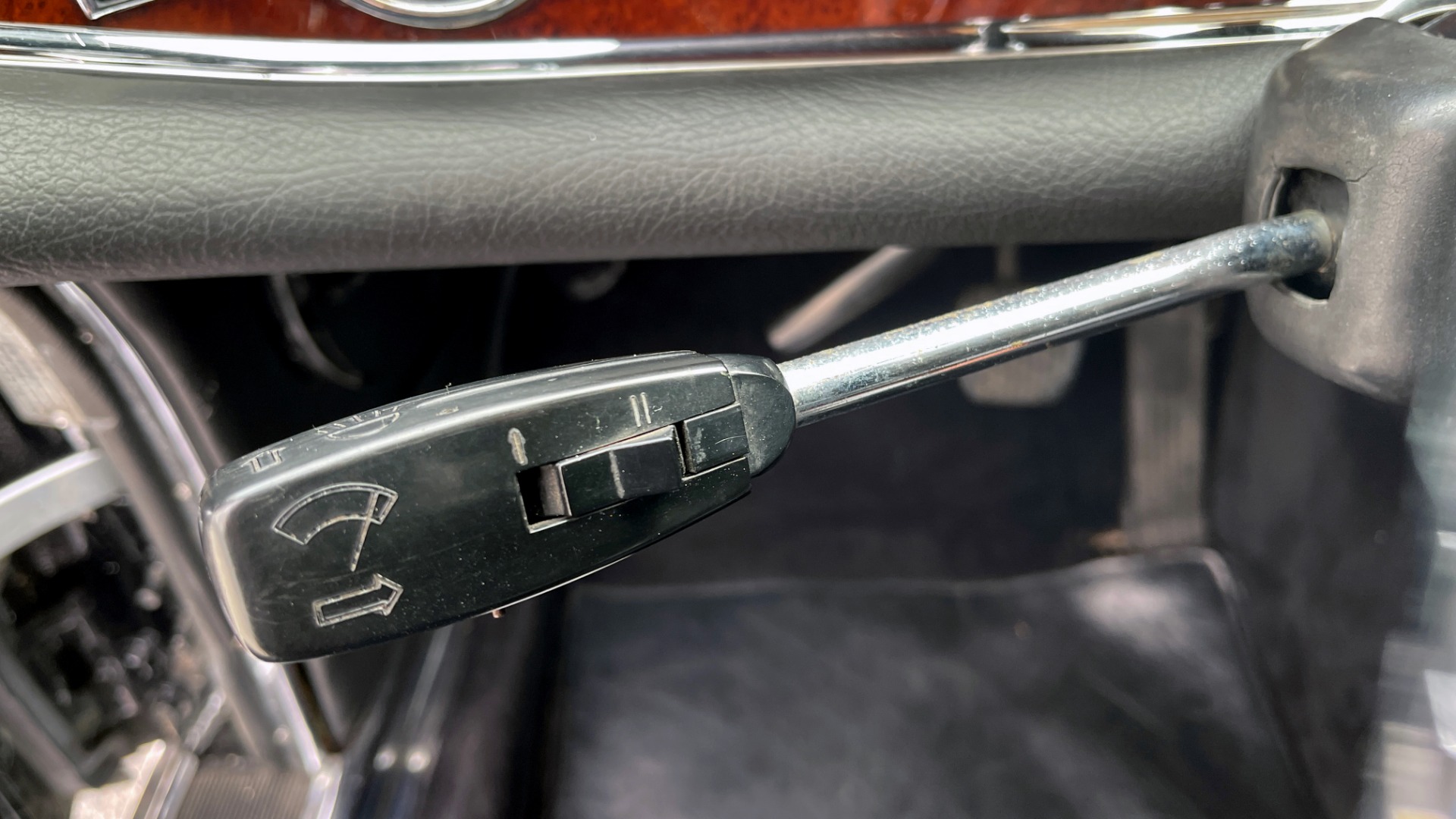 Used 1969 Mercedes-Benz 280SE COUPE / AIR CONDITIONING / PWR WNDWS / CUSTOM STEREO for sale Sold at Formula Imports in Charlotte NC 28227 86