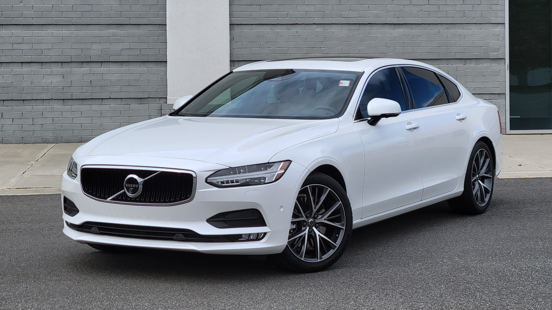Used 2018 Volvo S90 T6 AWD MOMENTUM / 2.0L / NAV / CONV PKG
