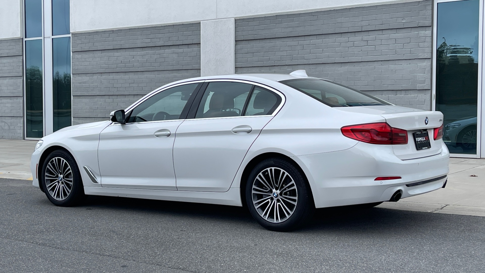 Used 2019 BMW 5 SERIES 530I 2.0L SEDAN / CONV PKG / NAV / SUNROOF / HTD STS / REARVIEW for sale Sold at Formula Imports in Charlotte NC 28227 4