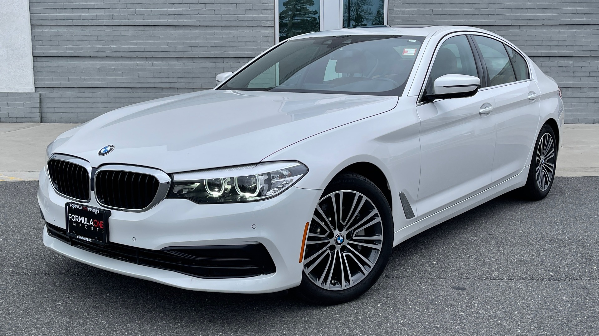 Used 2019 BMW 5 SERIES 530I 2.0L SEDAN / CONV PKG / NAV / SUNROOF / HTD STS / REARVIEW for sale Sold at Formula Imports in Charlotte NC 28227 1