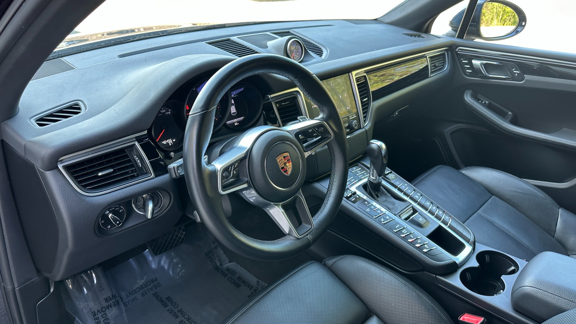 Used 2018 Porsche Macan AWD / 20IN RS SPYDER WHEELS / AIR SUSPENSION / LCA / PREM PACKAGE PLUS for sale Sold at Formula Imports in Charlotte NC 28227 11