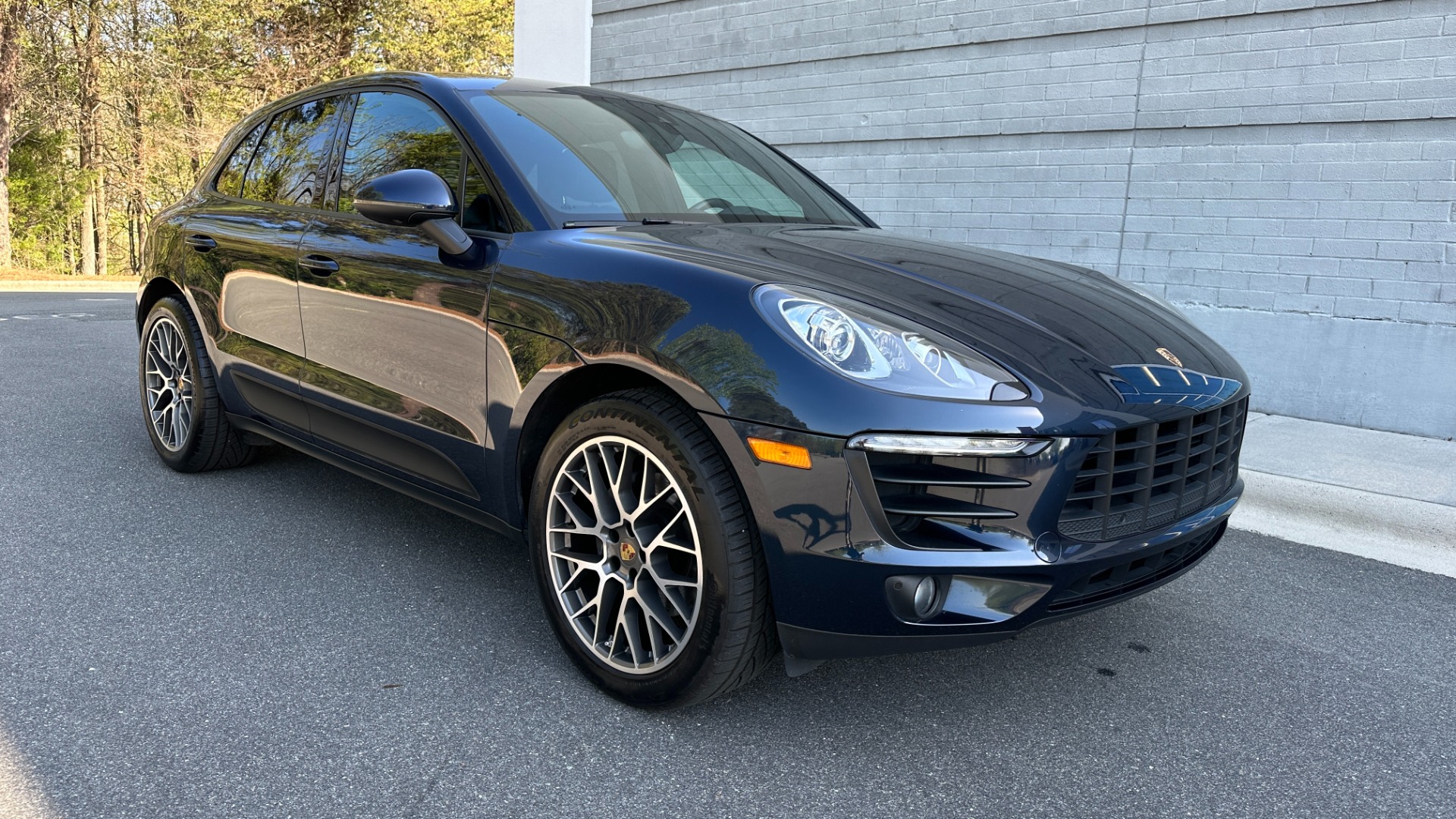 Used 2018 Porsche Macan AWD / 20IN RS SPYDER WHEELS / AIR SUSPENSION / LCA / PREM PACKAGE PLUS for sale Sold at Formula Imports in Charlotte NC 28227 2