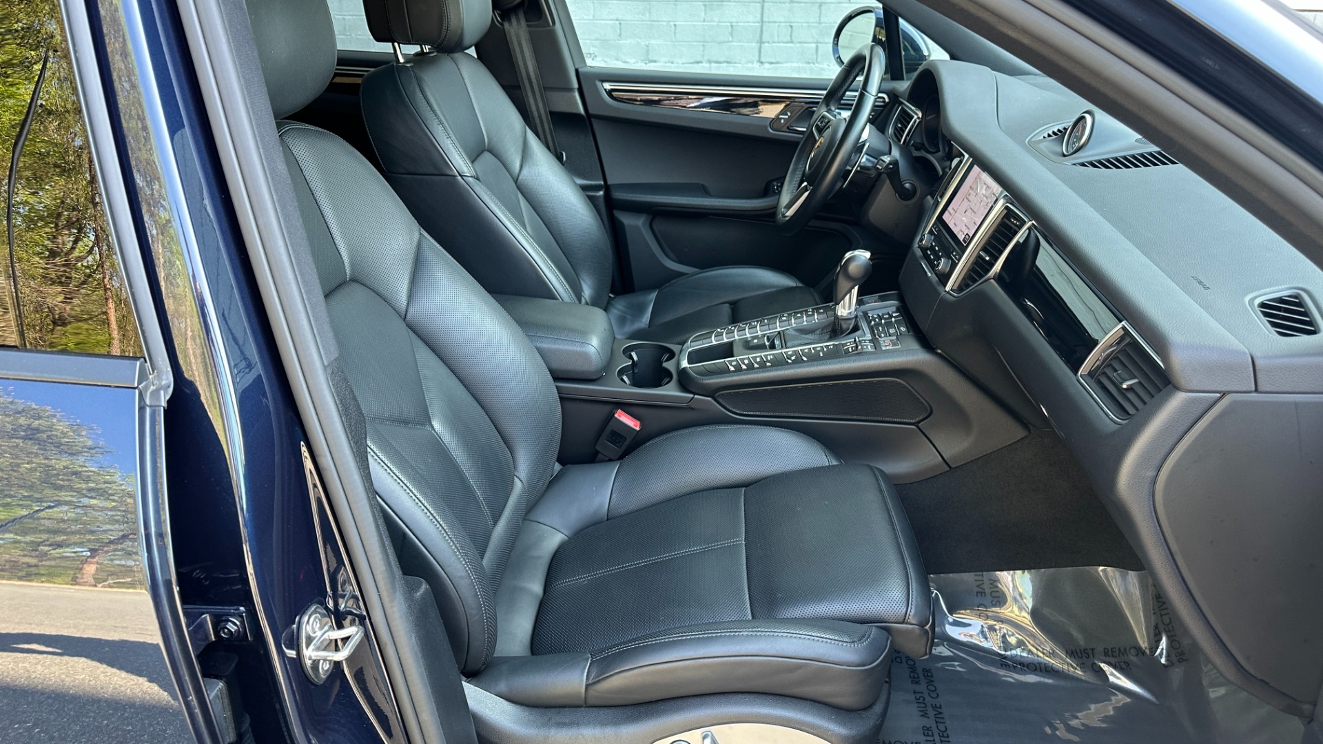 Used 2018 Porsche Macan AWD / 20IN RS SPYDER WHEELS / AIR SUSPENSION / LCA / PREM PACKAGE PLUS for sale Sold at Formula Imports in Charlotte NC 28227 32