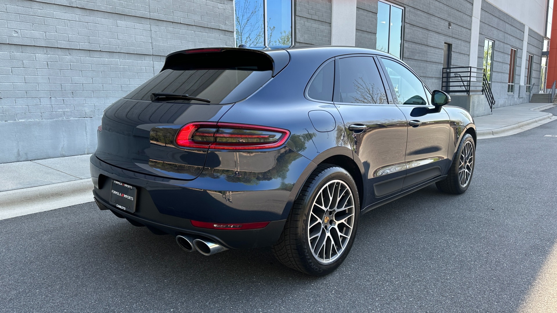 Used 2018 Porsche Macan AWD / 20IN RS SPYDER WHEELS / AIR SUSPENSION / LCA / PREM PACKAGE PLUS for sale Sold at Formula Imports in Charlotte NC 28227 4