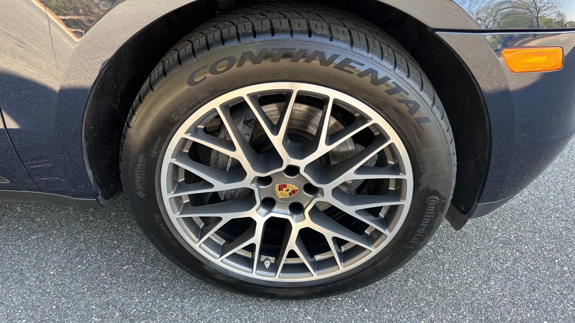 Used 2018 Porsche Macan AWD / 20IN RS SPYDER WHEELS / AIR SUSPENSION / LCA / PREM PACKAGE PLUS for sale Sold at Formula Imports in Charlotte NC 28227 41