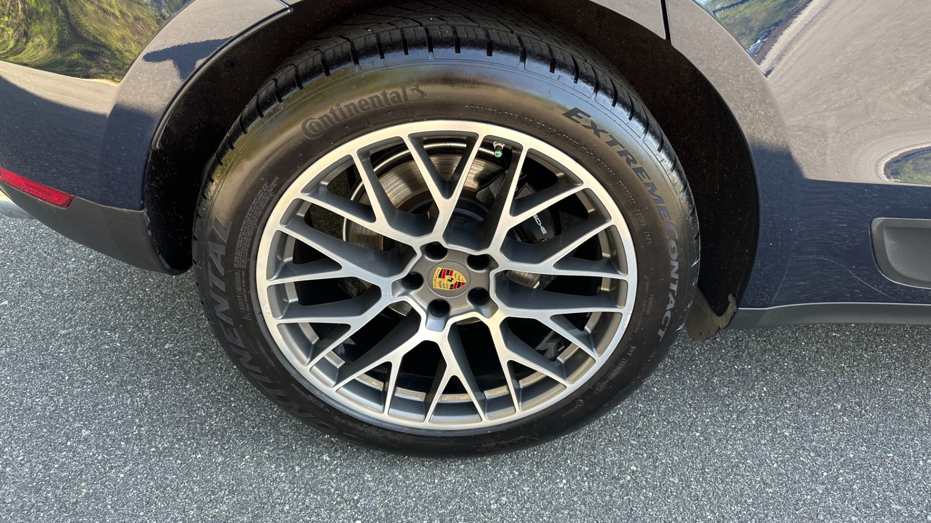 Used 2018 Porsche Macan AWD / 20IN RS SPYDER WHEELS / AIR SUSPENSION / LCA / PREM PACKAGE PLUS for sale Sold at Formula Imports in Charlotte NC 28227 42