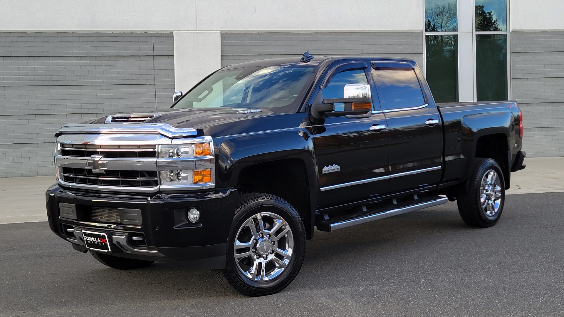 Used 2019 Chevrolet SILVERADO 2500HD HIGH COUNTRY 4WD CC / DURAMAX / BOSE / SUNROOF / REARVIEW for sale Sold at Formula Imports in Charlotte NC 28227 1
