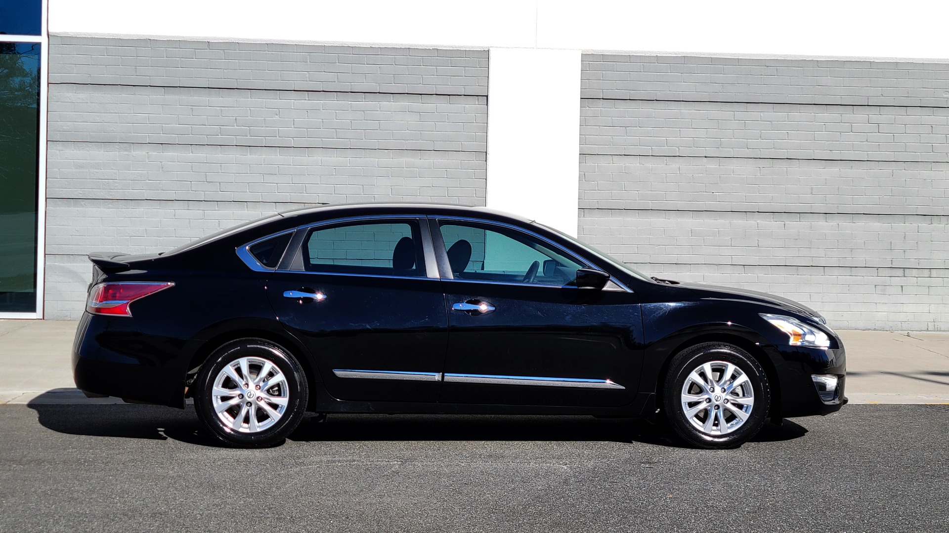 Used 2015 Nissan ALTIMA 2.5 S 4DR SPORT SEDAN / CVT AUTO / BLUETOOTH / 16IN WHEELS for sale Sold at Formula Imports in Charlotte NC 28227 6