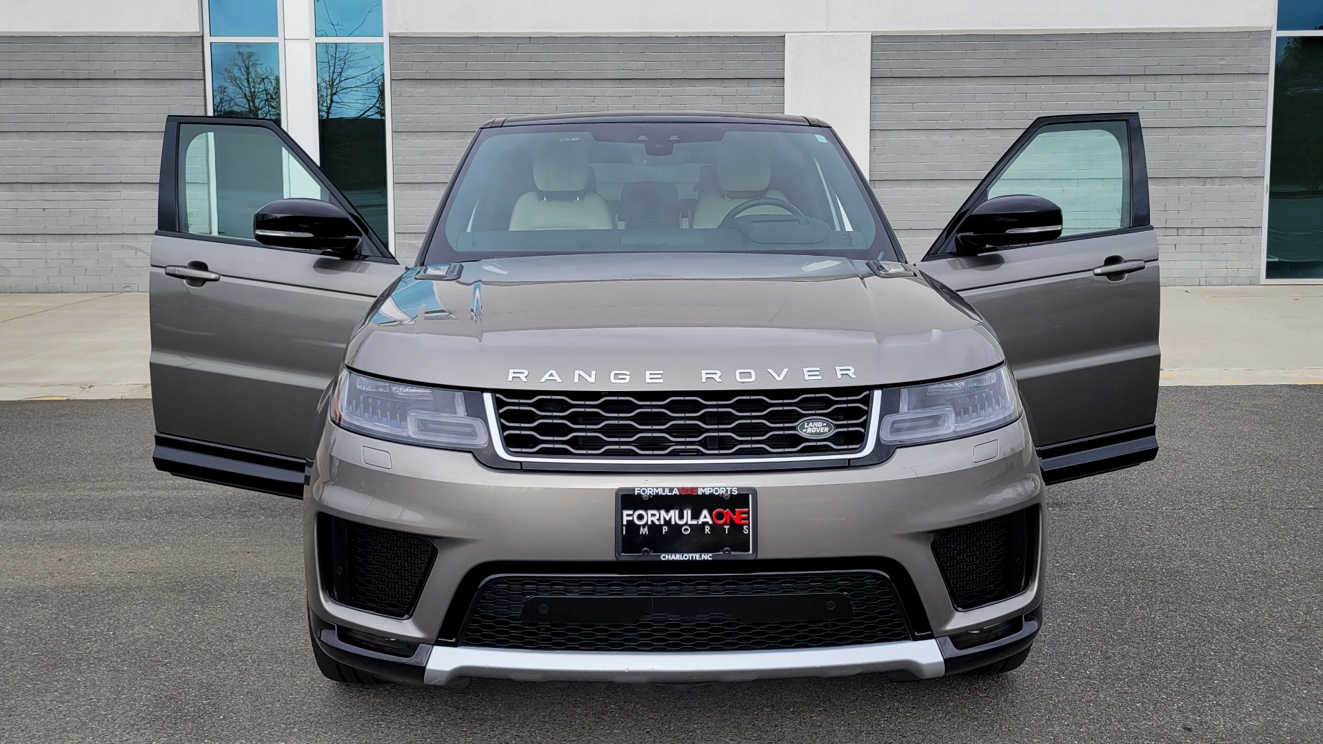 Used 2020 Land Rover RANGE ROVER SPORT HSE / 3.0L SC I6 / 8-SPD AUTO / NAV / PANO-ROOF / REARVIEW for sale Sold at Formula Imports in Charlotte NC 28227 27