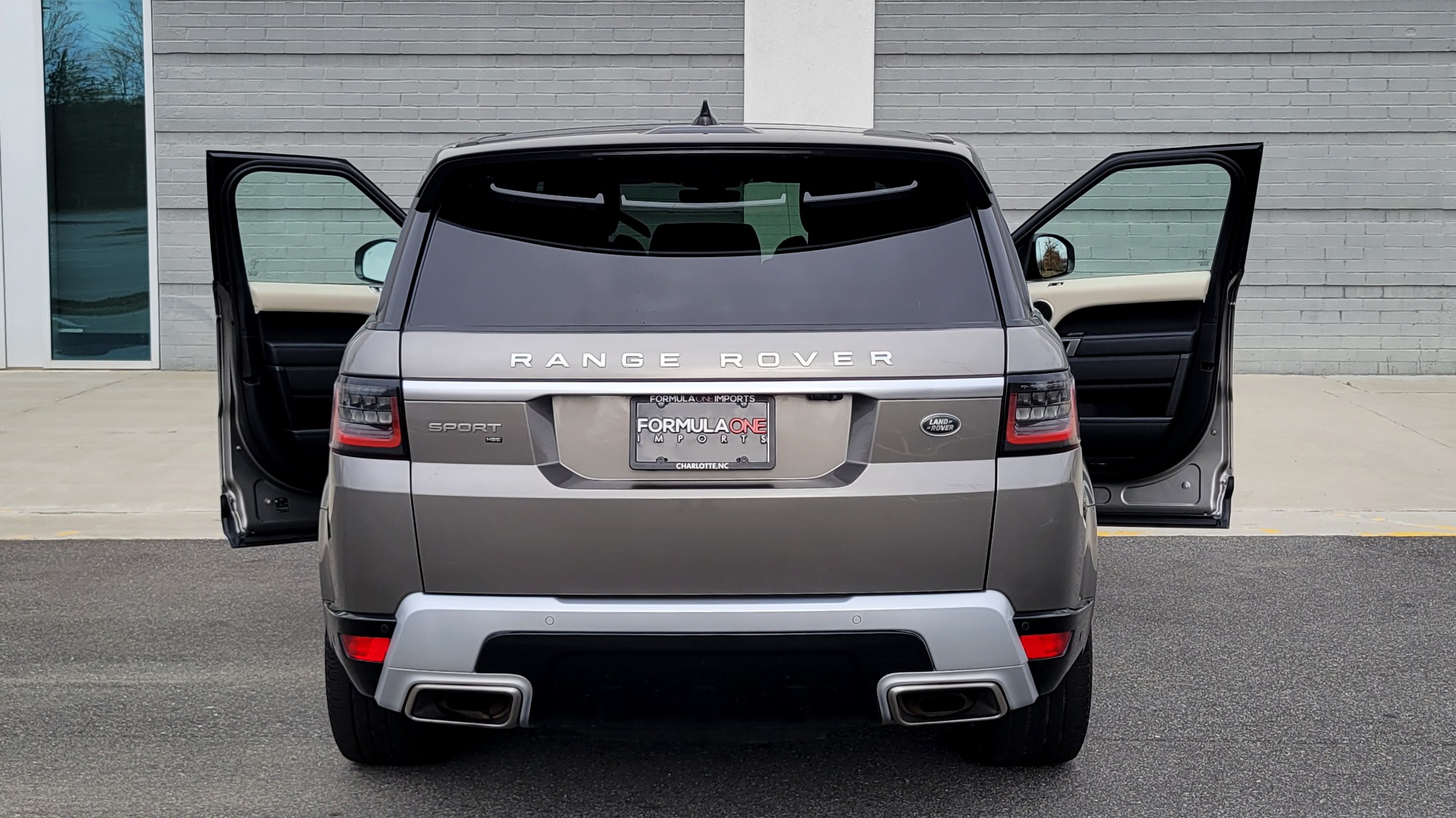 Used 2020 Land Rover RANGE ROVER SPORT HSE / 3.0L SC I6 / 8-SPD AUTO / NAV / PANO-ROOF / REARVIEW for sale Sold at Formula Imports in Charlotte NC 28227 33