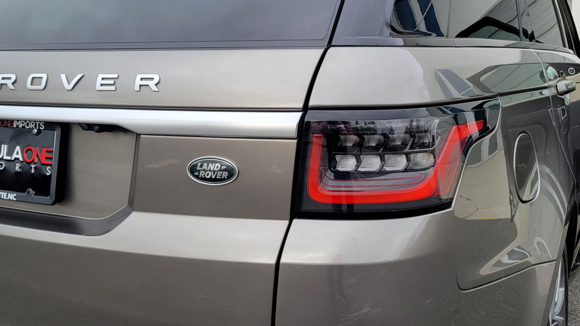 Used 2020 Land Rover RANGE ROVER SPORT HSE / 3.0L SC I6 / 8-SPD AUTO / NAV / PANO-ROOF / REARVIEW for sale Sold at Formula Imports in Charlotte NC 28227 35