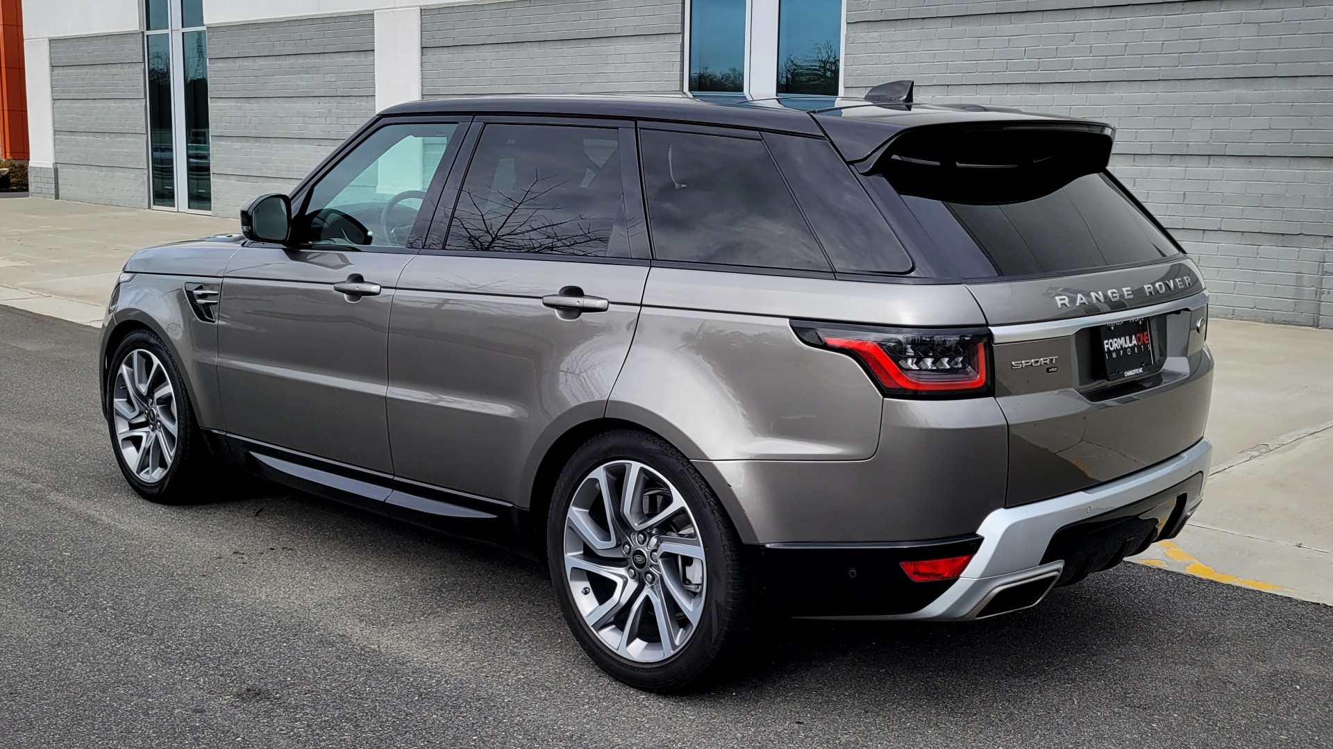 Used 2020 Land Rover RANGE ROVER SPORT HSE / 3.0L SC I6 / 8-SPD AUTO / NAV / PANO-ROOF / REARVIEW for sale Sold at Formula Imports in Charlotte NC 28227 5