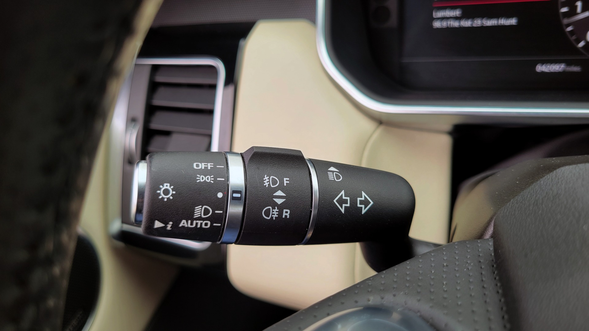 Used 2020 Land Rover RANGE ROVER SPORT HSE / 3.0L SC I6 / 8-SPD AUTO / NAV / PANO-ROOF / REARVIEW for sale Sold at Formula Imports in Charlotte NC 28227 51