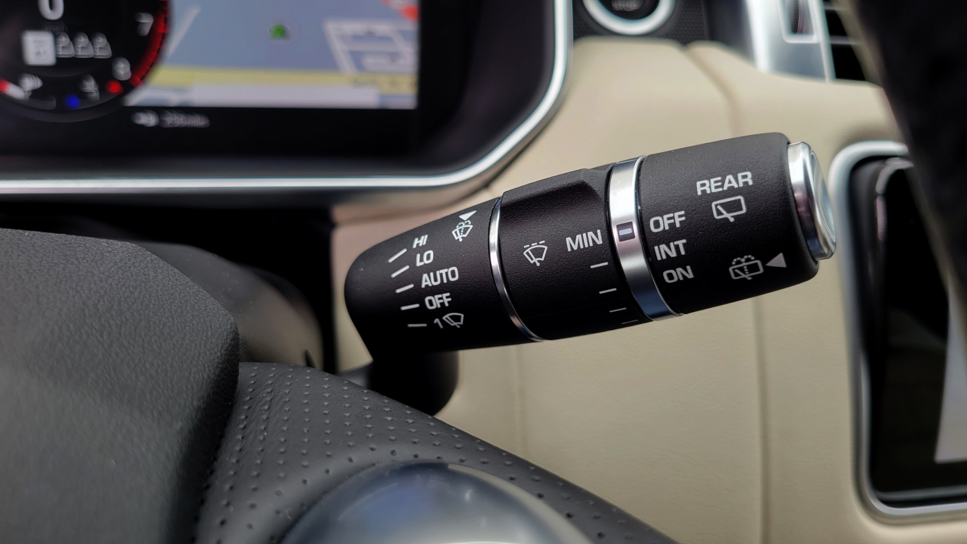 Used 2020 Land Rover RANGE ROVER SPORT HSE / 3.0L SC I6 / 8-SPD AUTO / NAV / PANO-ROOF / REARVIEW for sale Sold at Formula Imports in Charlotte NC 28227 52