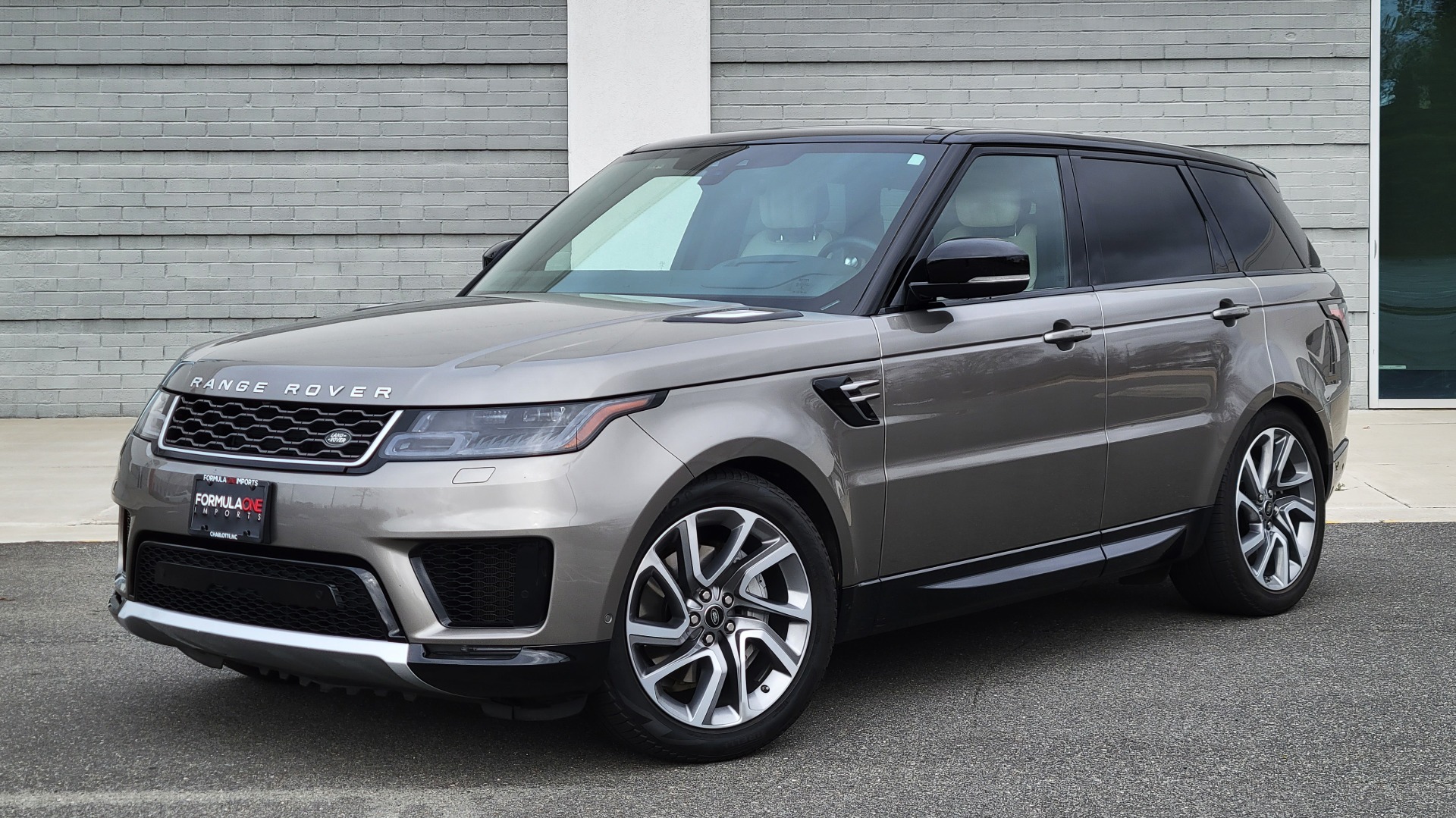 Used 2020 Land Rover RANGE ROVER SPORT HSE / 3.0L SC I6 / 8-SPD AUTO / NAV / PANO-ROOF / REARVIEW for sale Sold at Formula Imports in Charlotte NC 28227 6